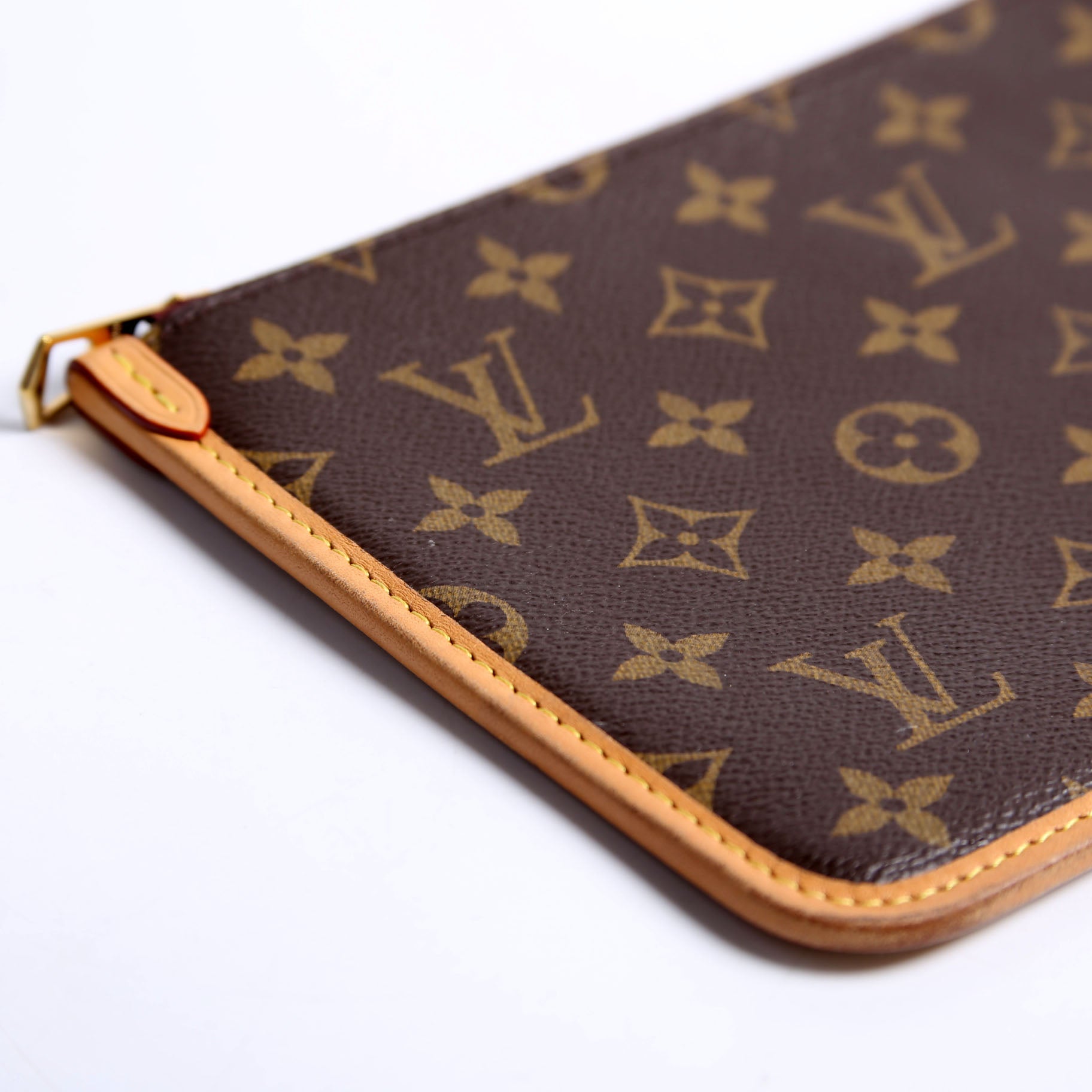 Pochette Only Carryall PM Monogram