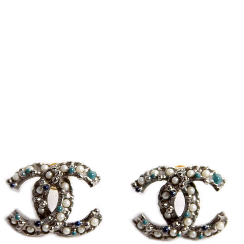 CC Pearl/Enamel Studs