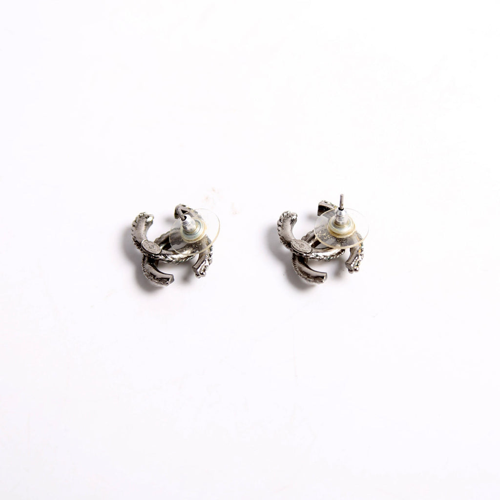CC Pearl/Enamel Studs