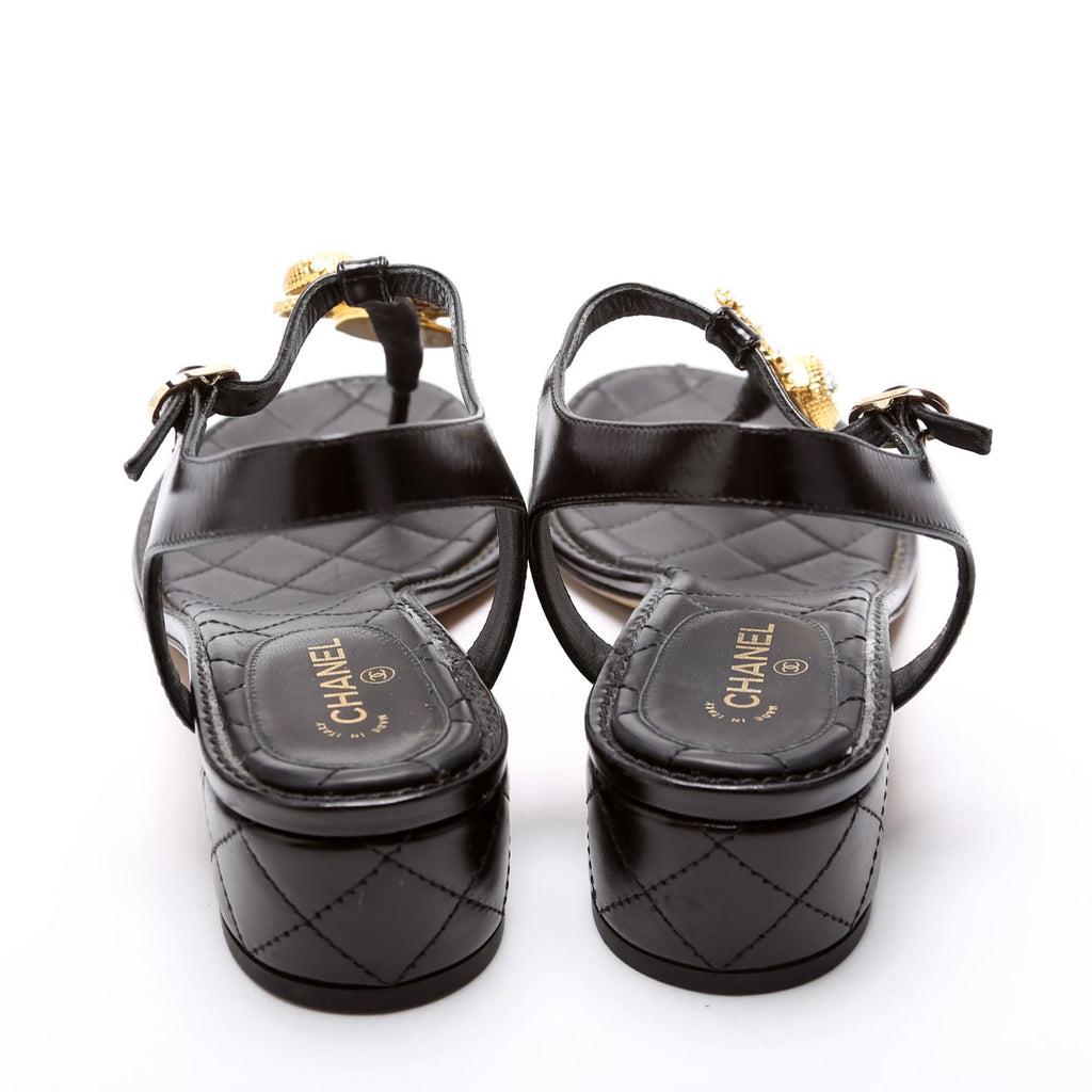 Medallion CC Thong Sandals Size 38 Black/Gold