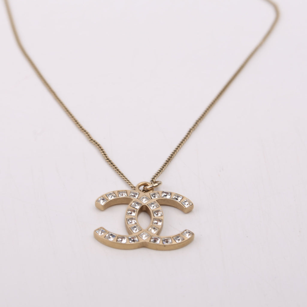 CC Pearl/Crystal Large Pendant Necklace Gold