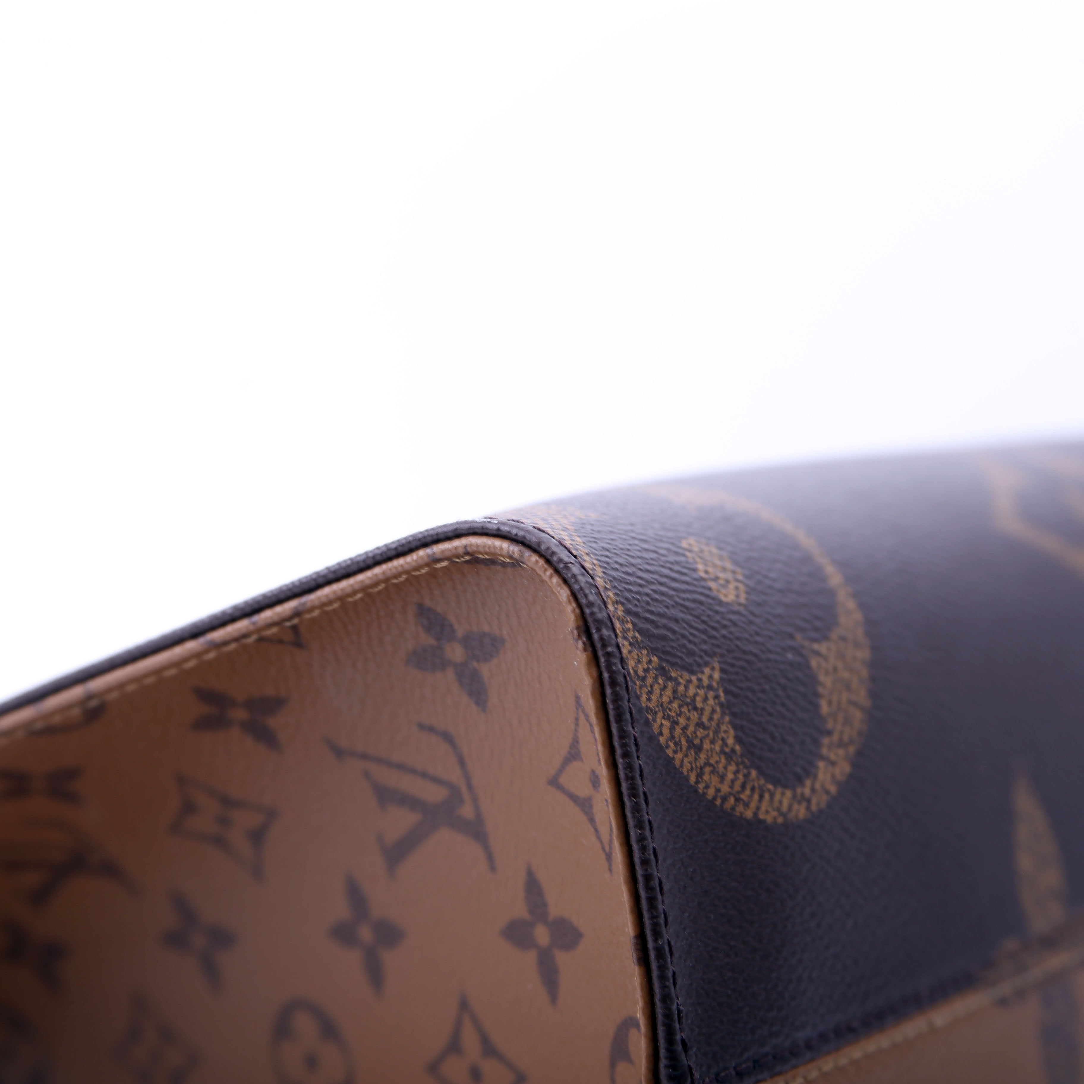 ONTHEGO MM Reverse Monogram