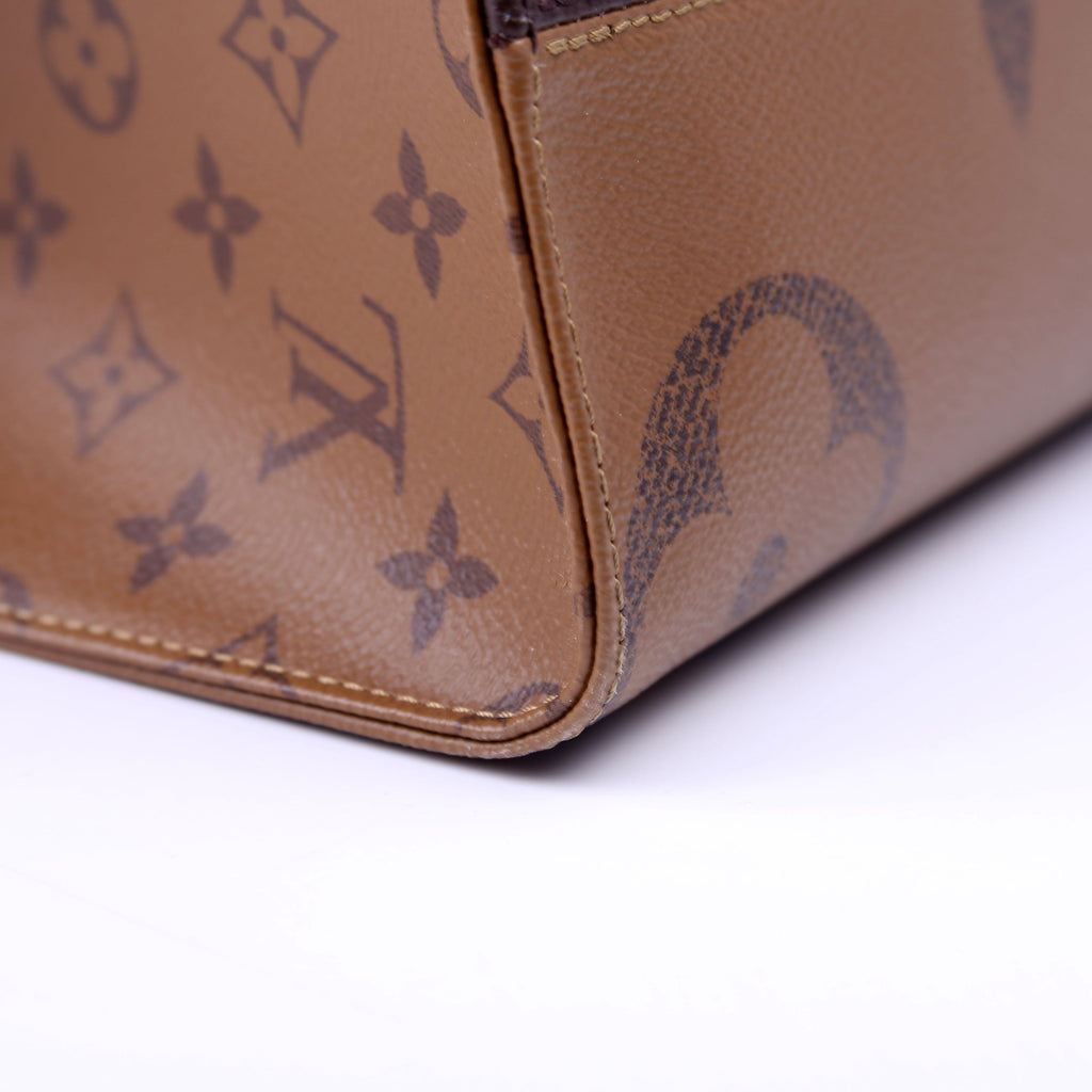 ONTHEGO MM Reverse Monogram
