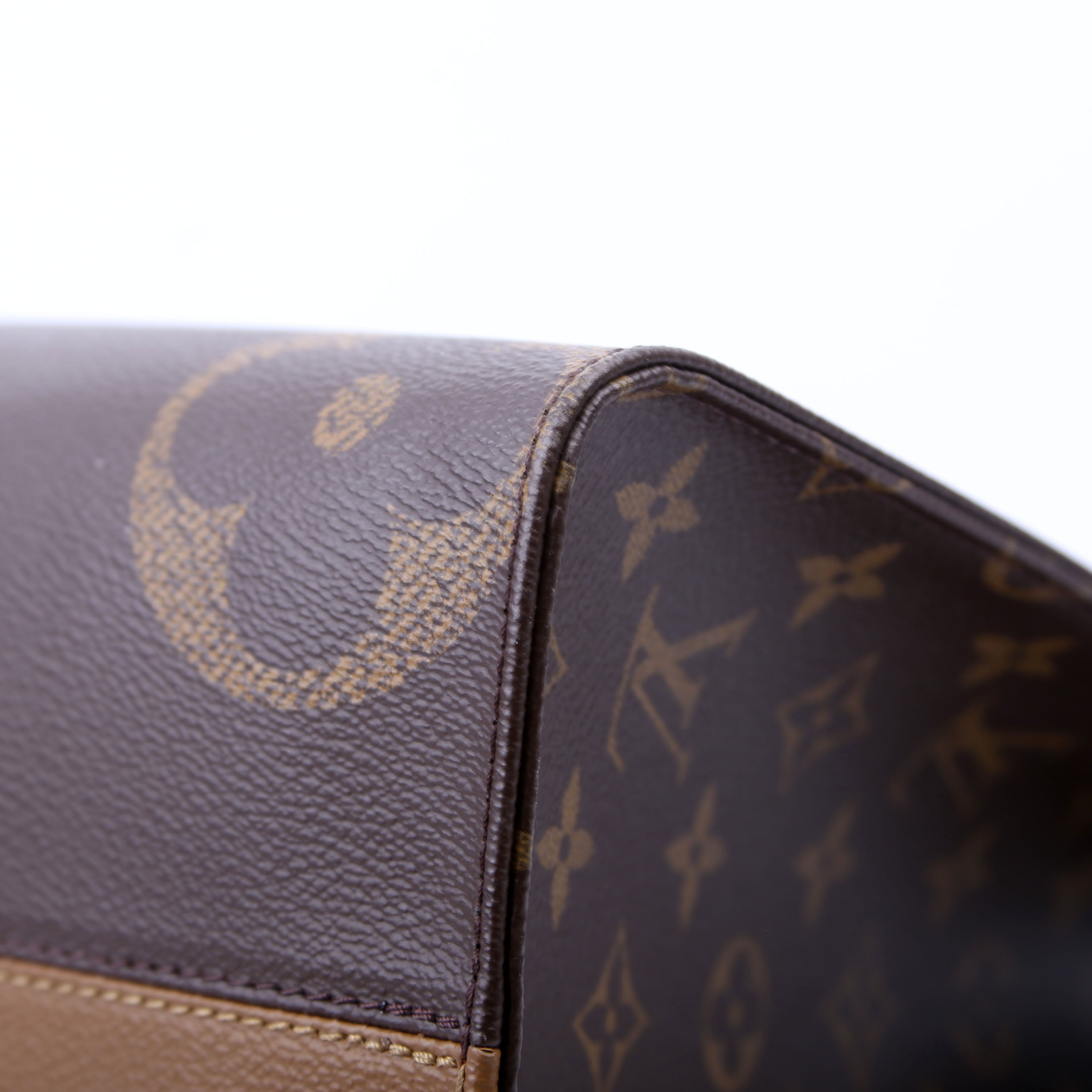 ONTHEGO MM Reverse Monogram