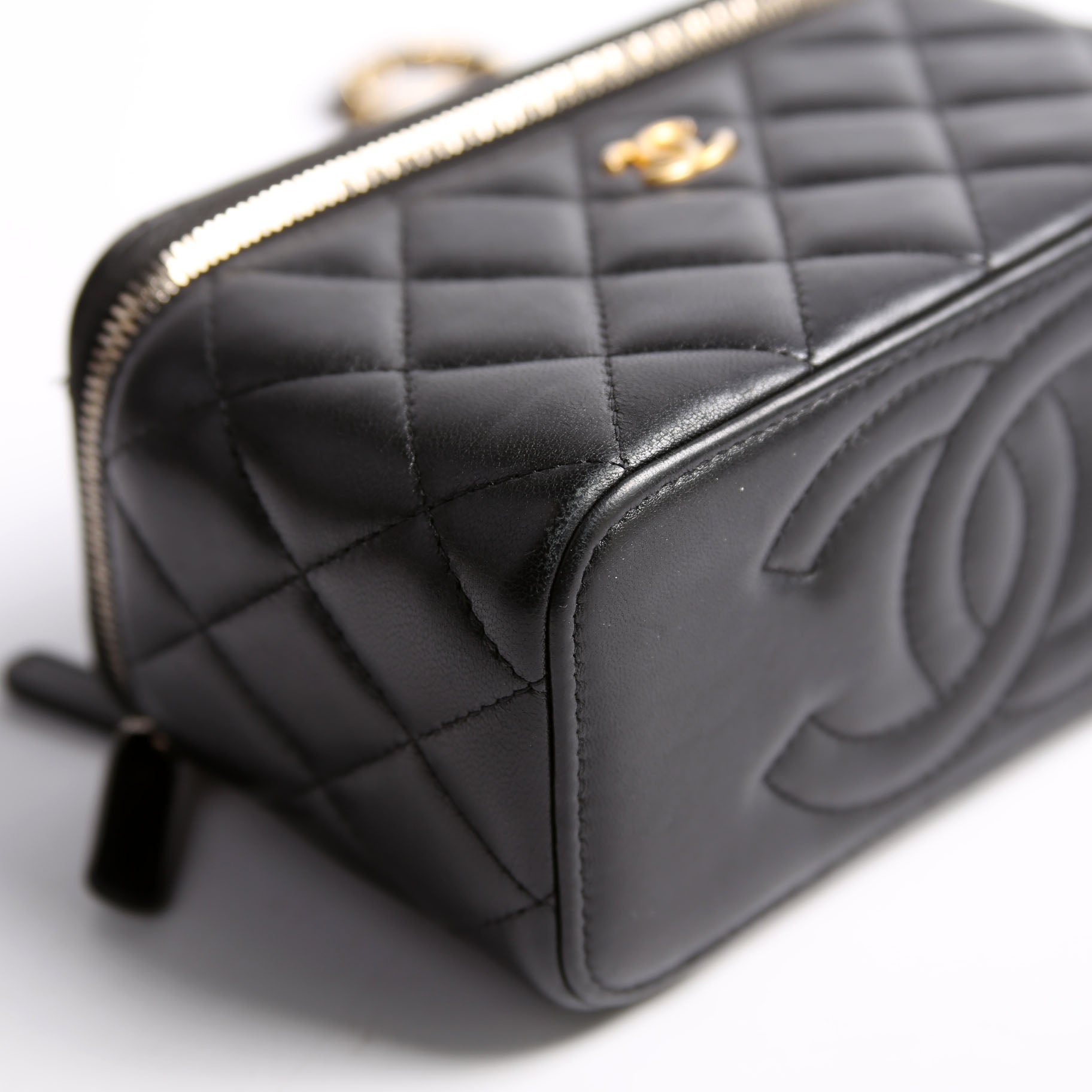 Pearl Crush Vanity With Chain Small Lambskin RFID Black