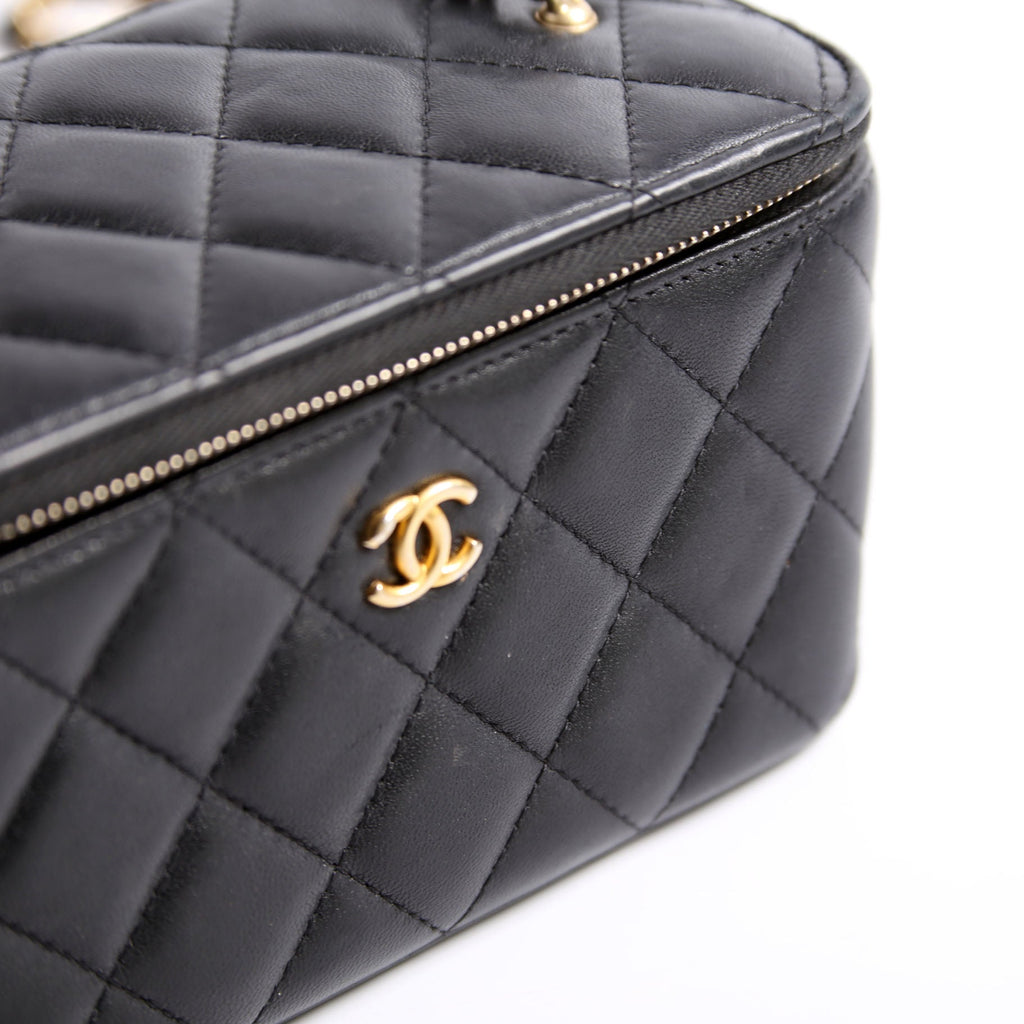 Pearl Crush Vanity With Chain Small Lambskin RFID Black