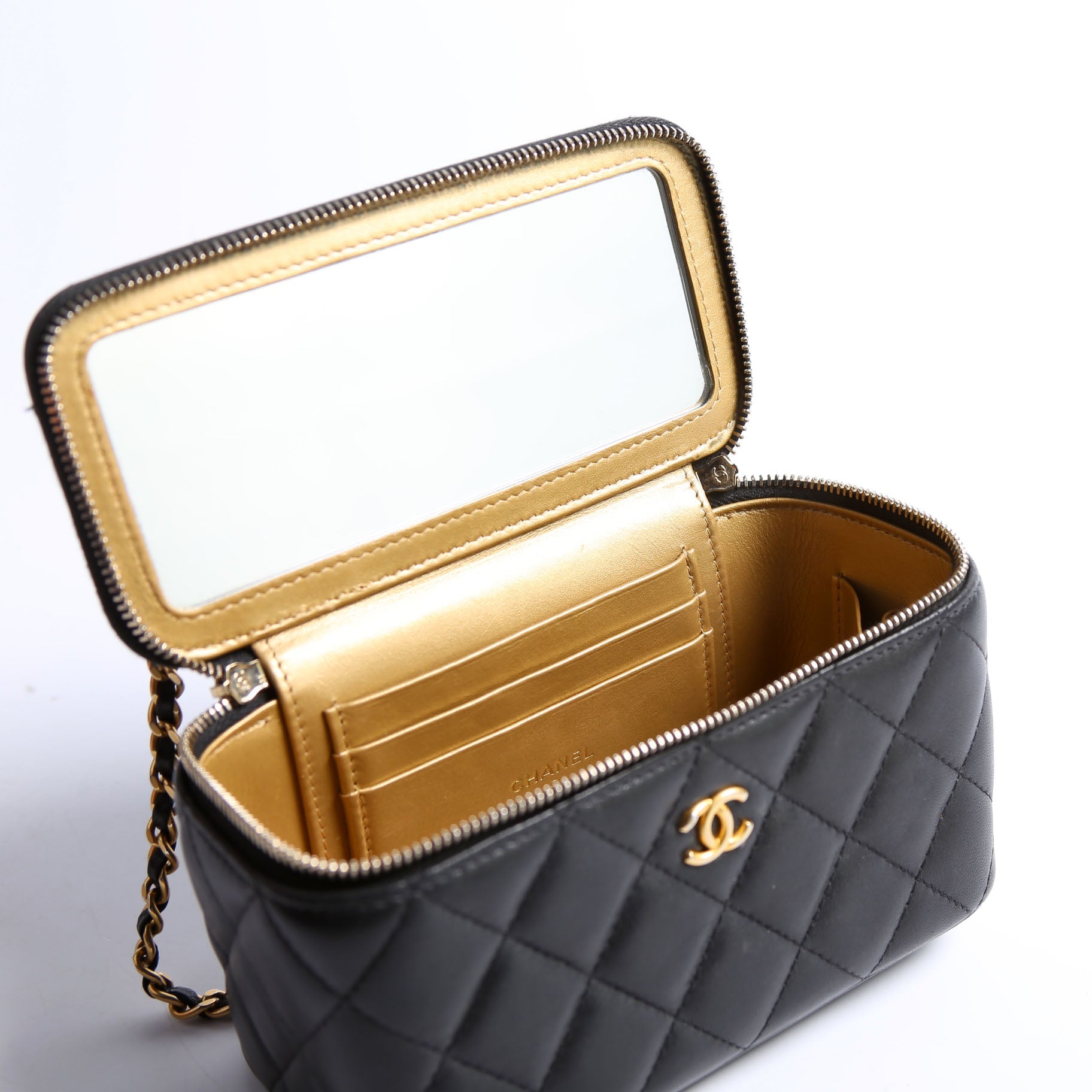 Pearl Crush Vanity With Chain Small Lambskin RFID Black