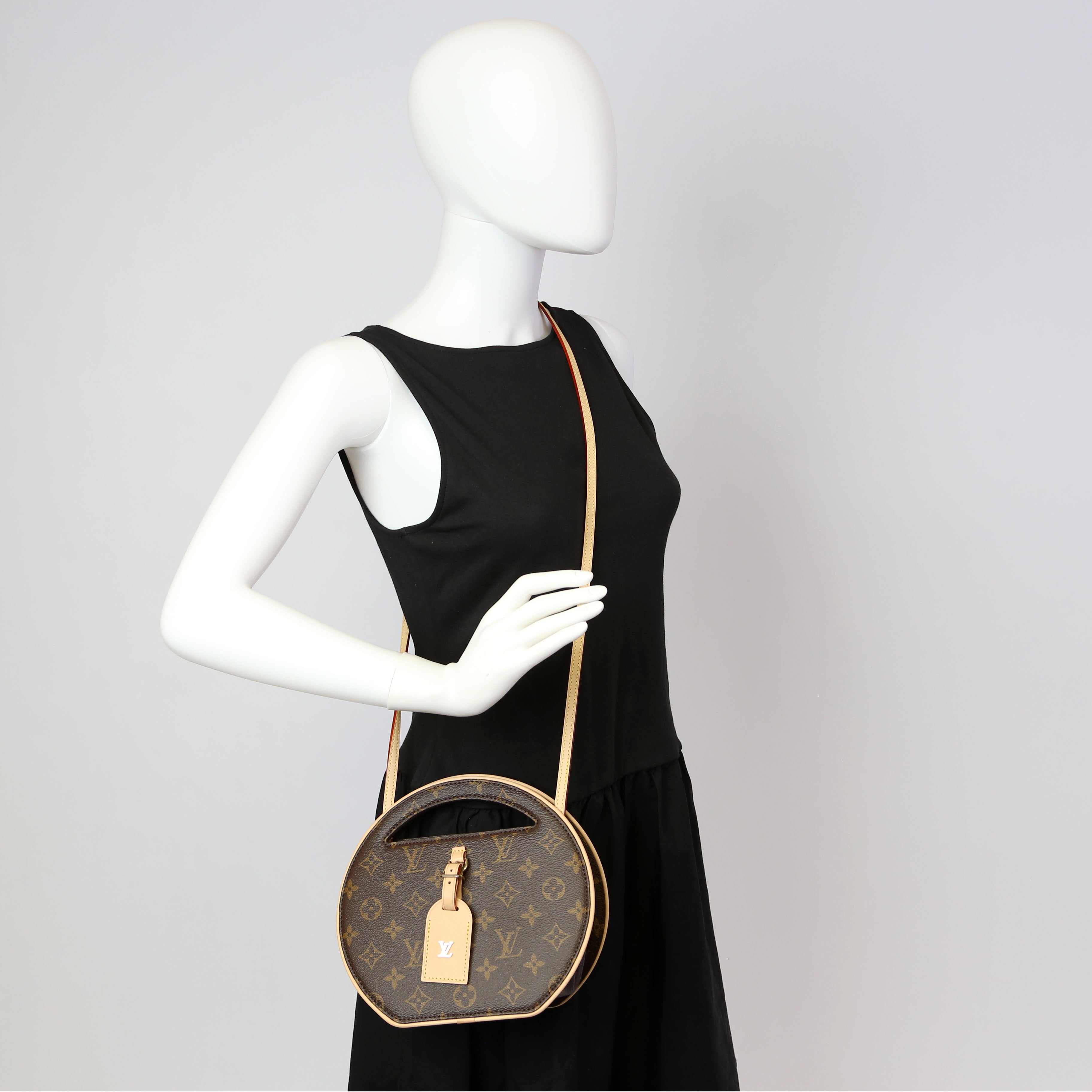 Around Me PM Monogram