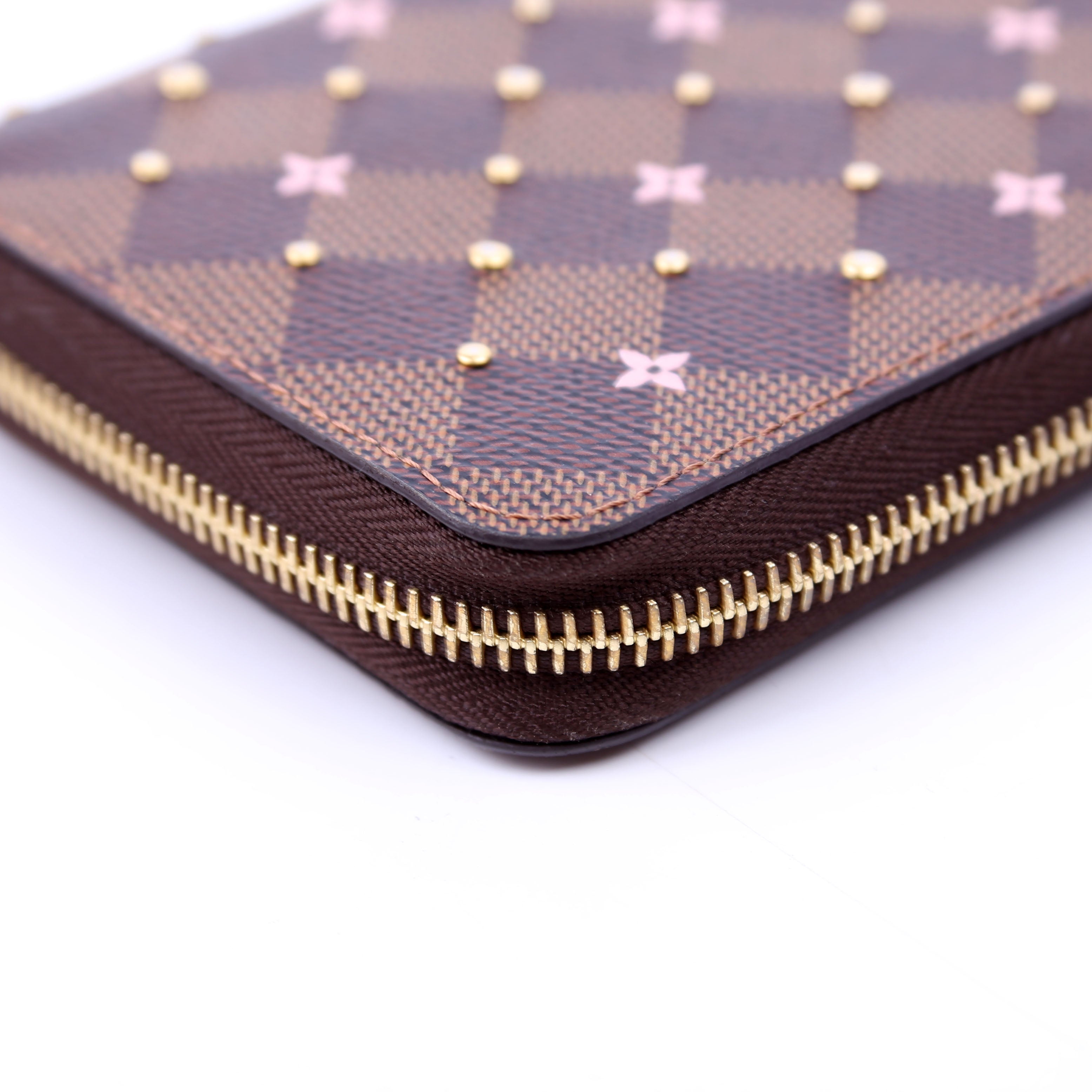 Zippy Wallet Studded Flowers Damier Ebene Pink