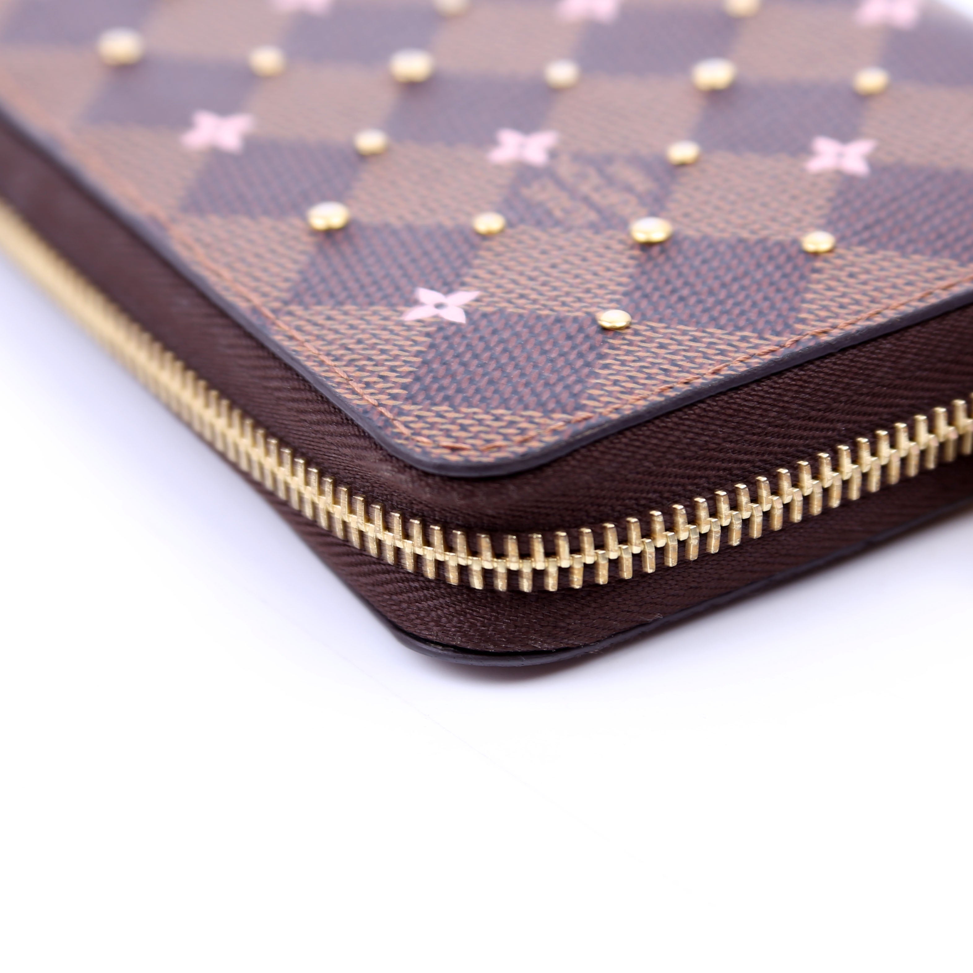 Zippy Wallet Studded Flowers Damier Ebene Pink