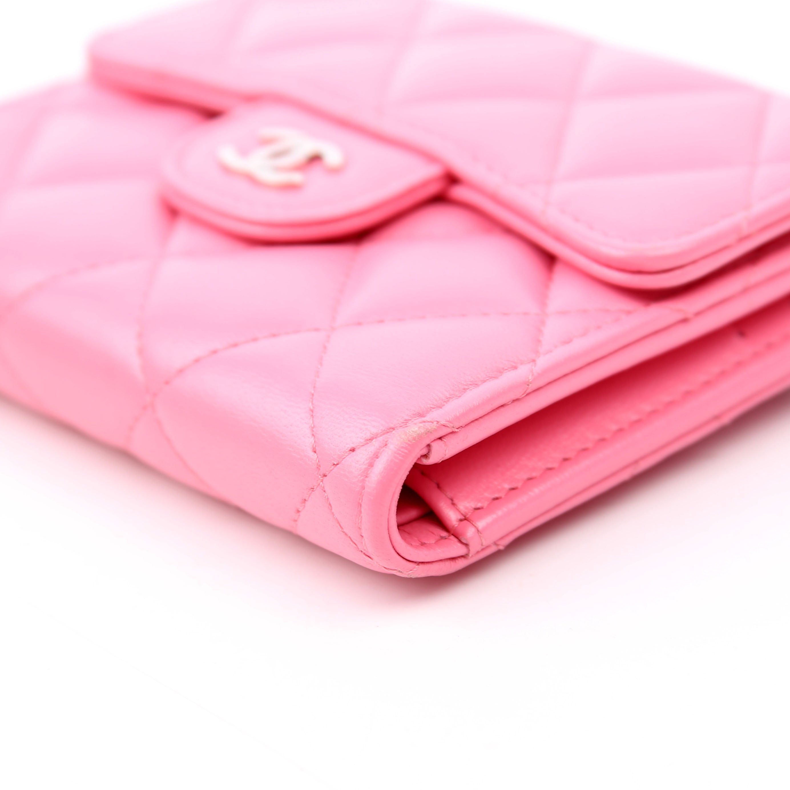 Classic Compact Flap Wallet Lambskin Pink