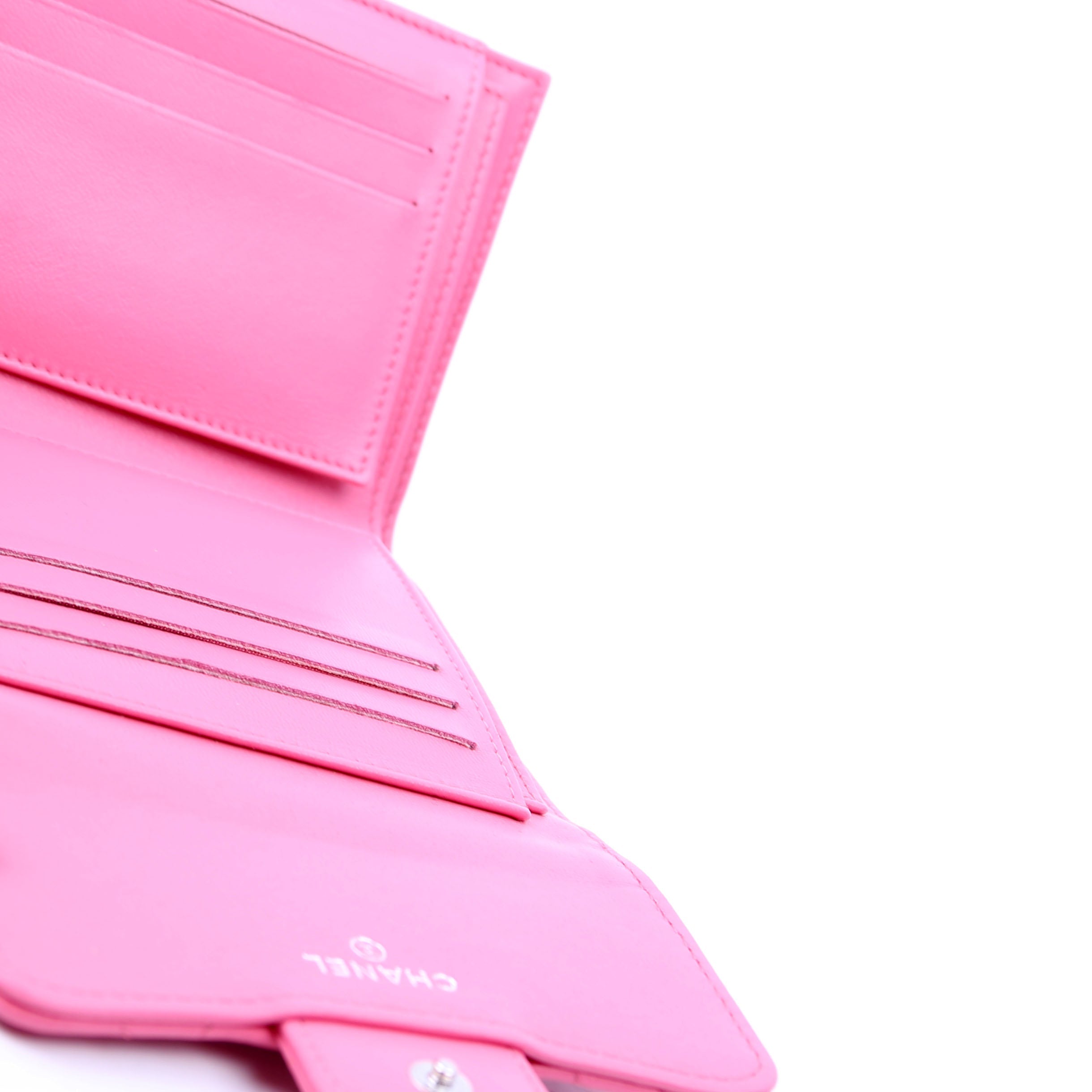 Classic Compact Flap Wallet Lambskin Pink