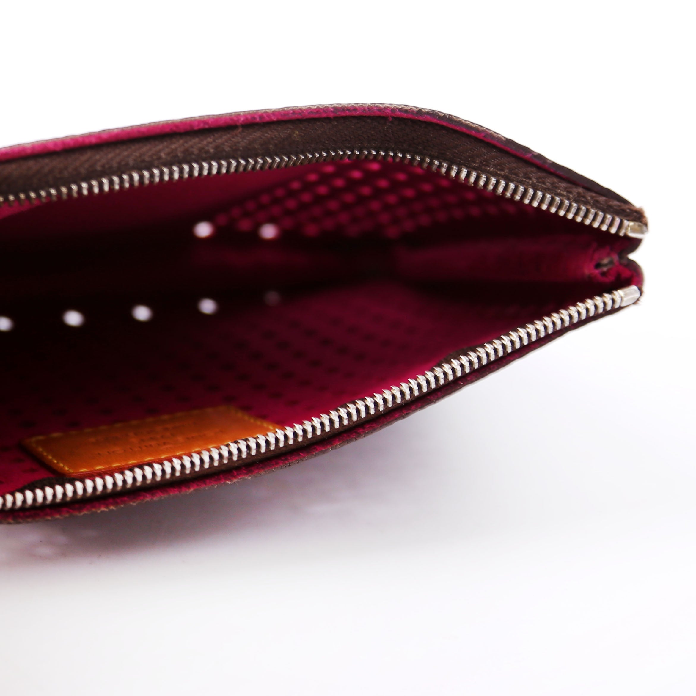 Pochette Plat Monogram Perforated Berry