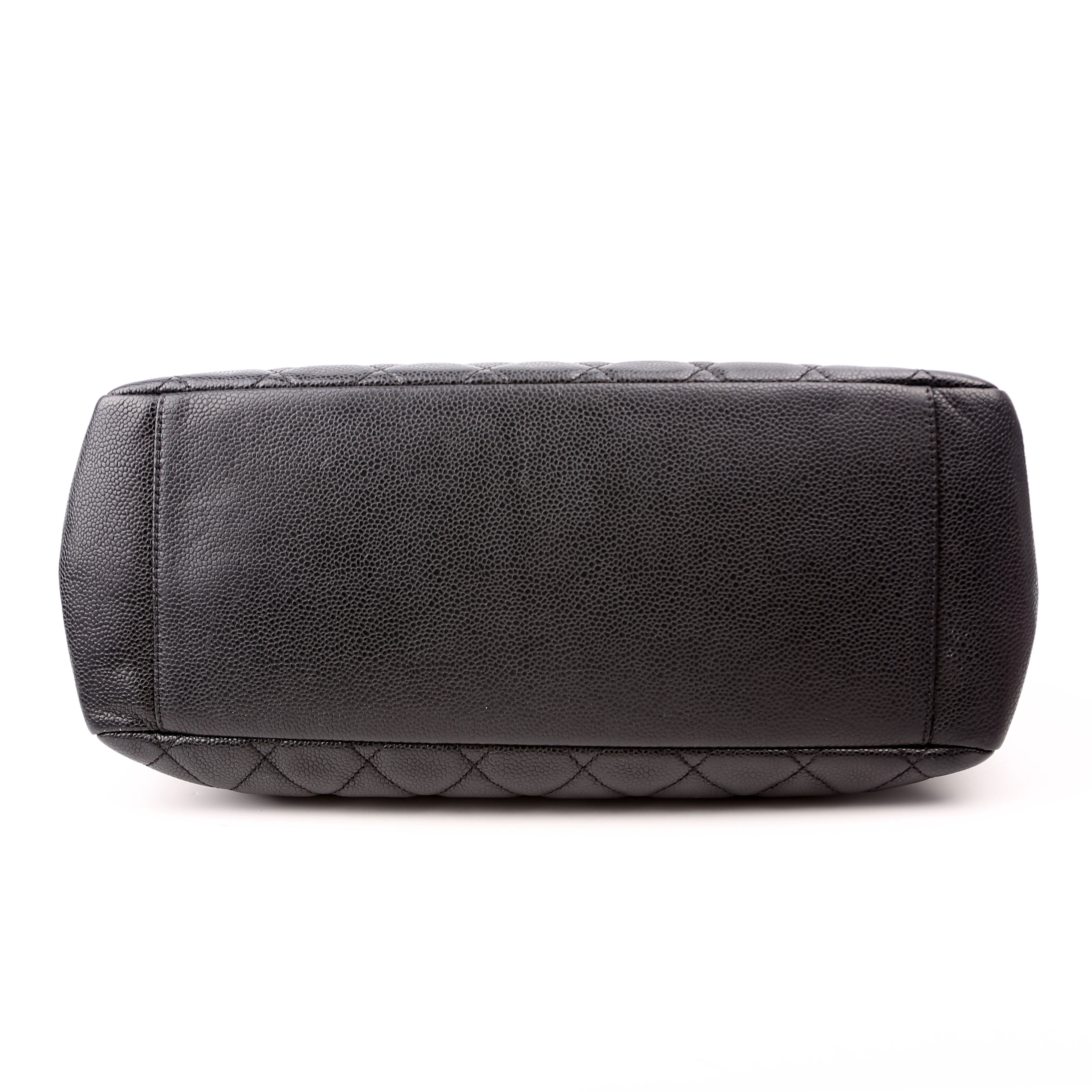 Grand Shopping Tote Caviar Black
