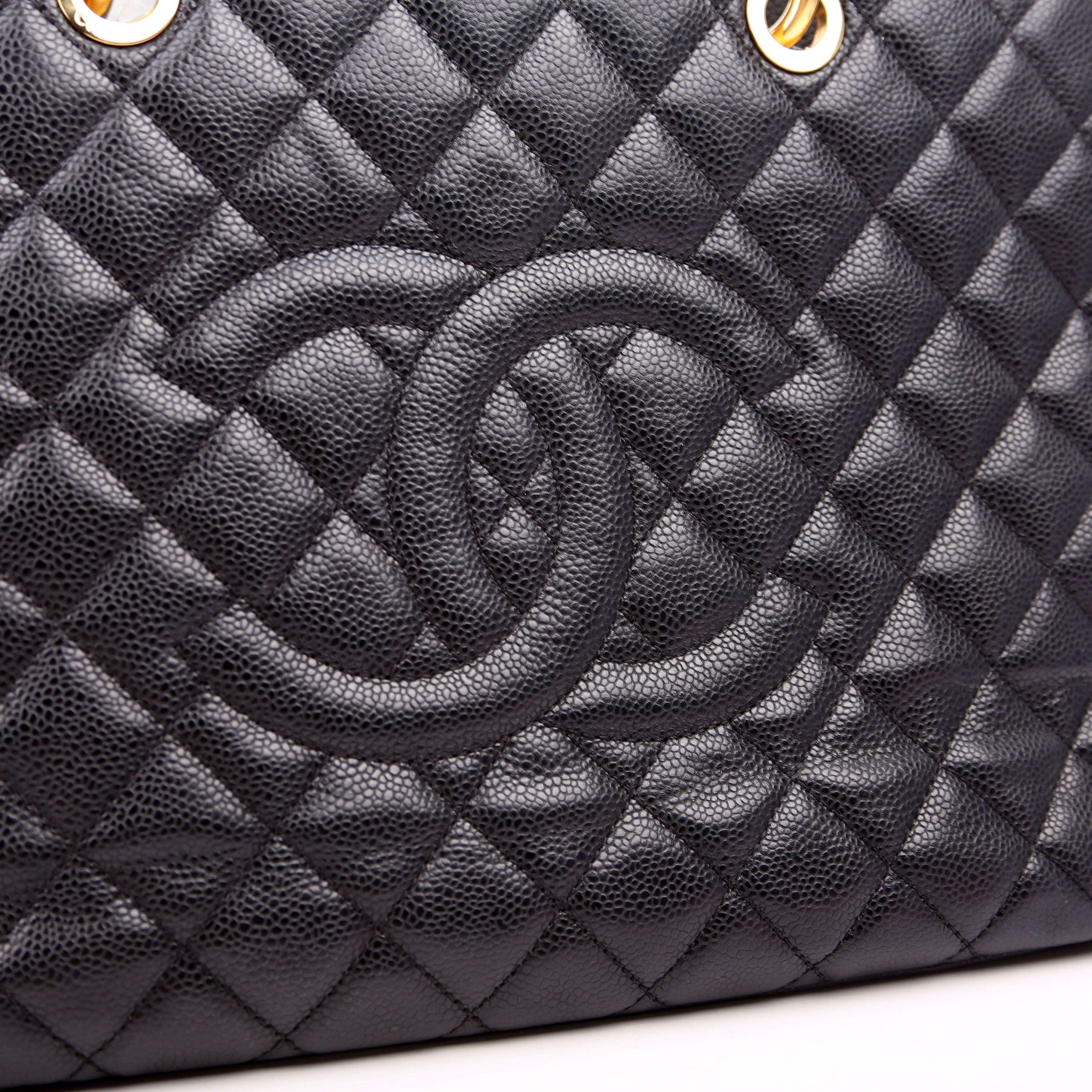 Grand Shopping Tote Caviar Black