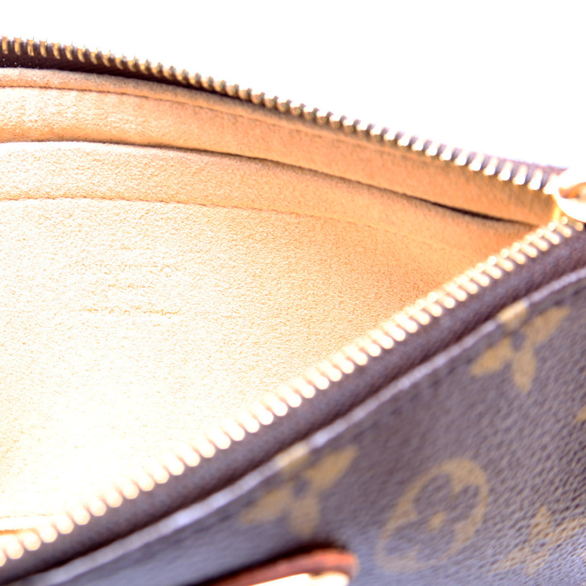 Pochette Milla MM Monogram