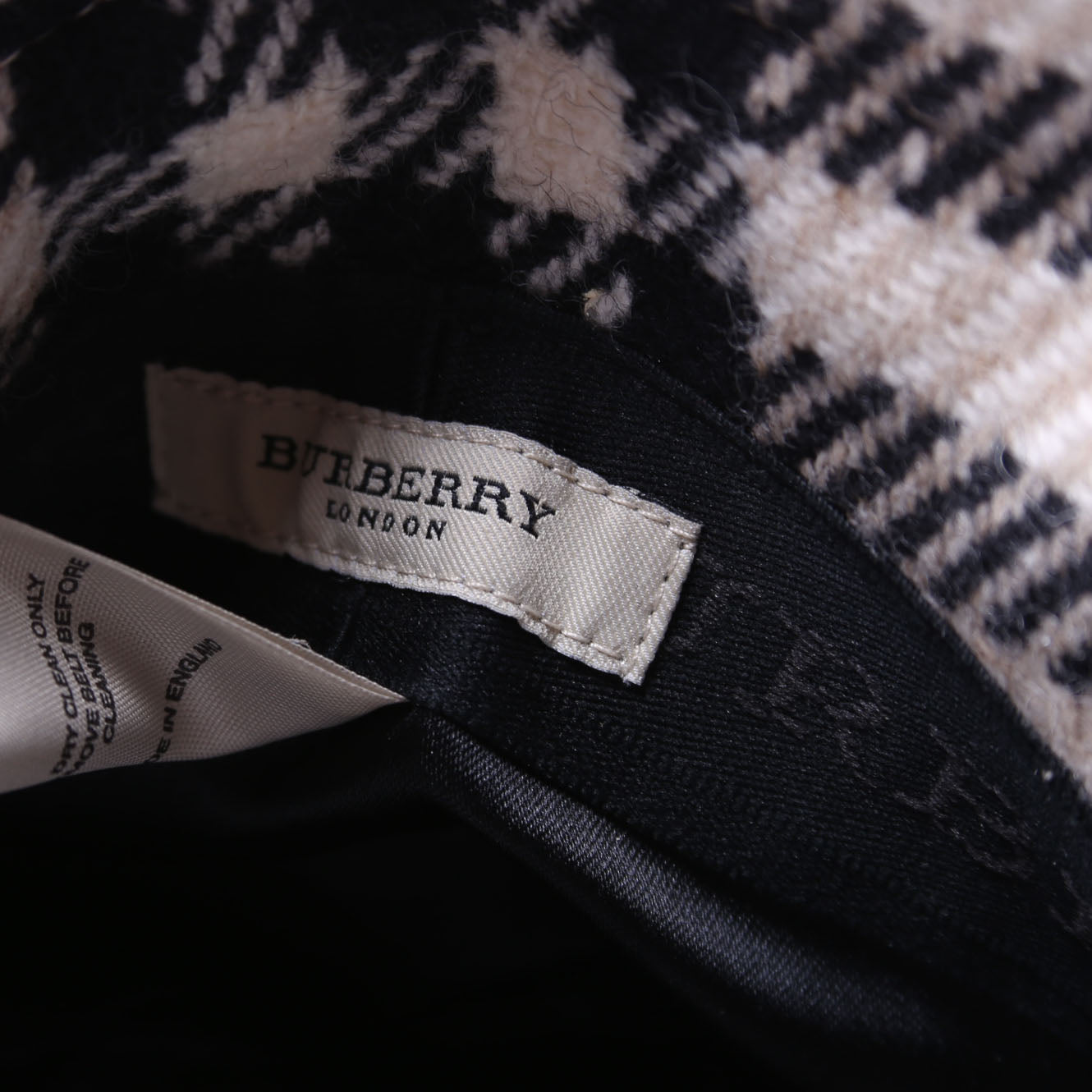 Nova Check Wool Bucket Hat Size Medium Beige/Black