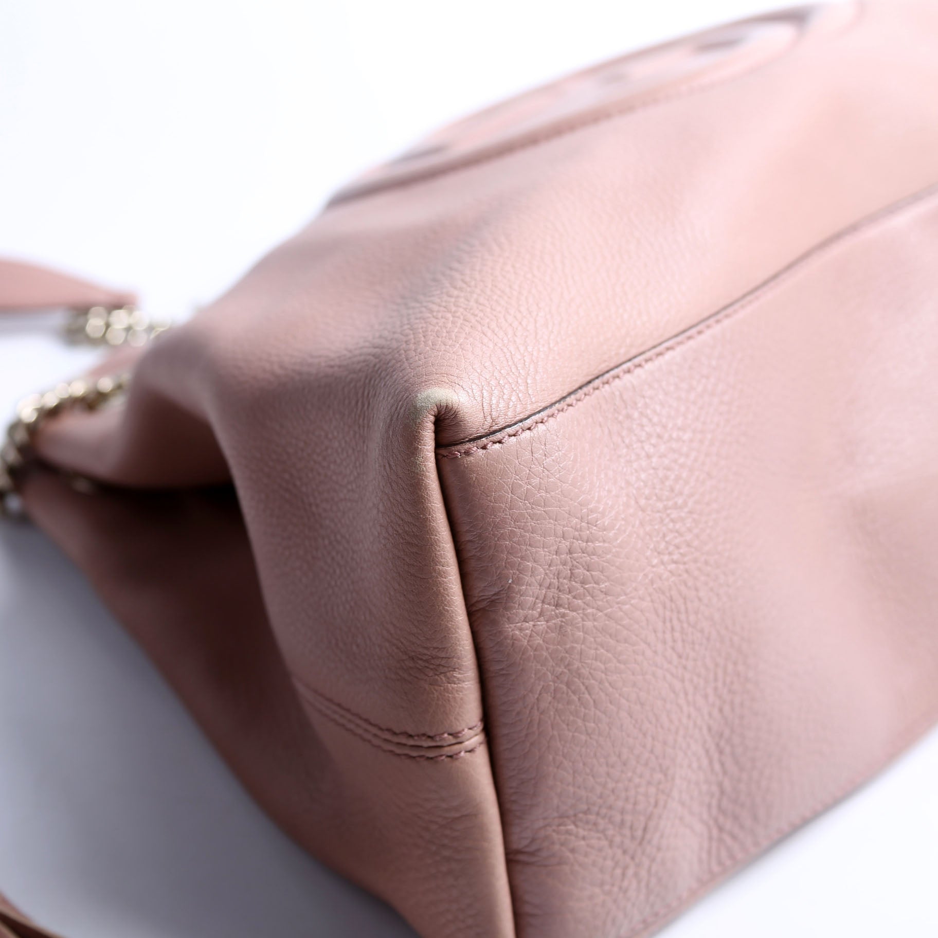 308982 Soho Leather Shoulder Medium Tan