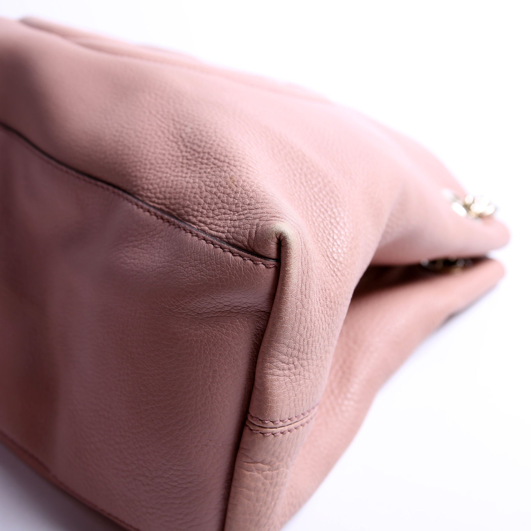 308982 Soho Leather Shoulder Medium Tan