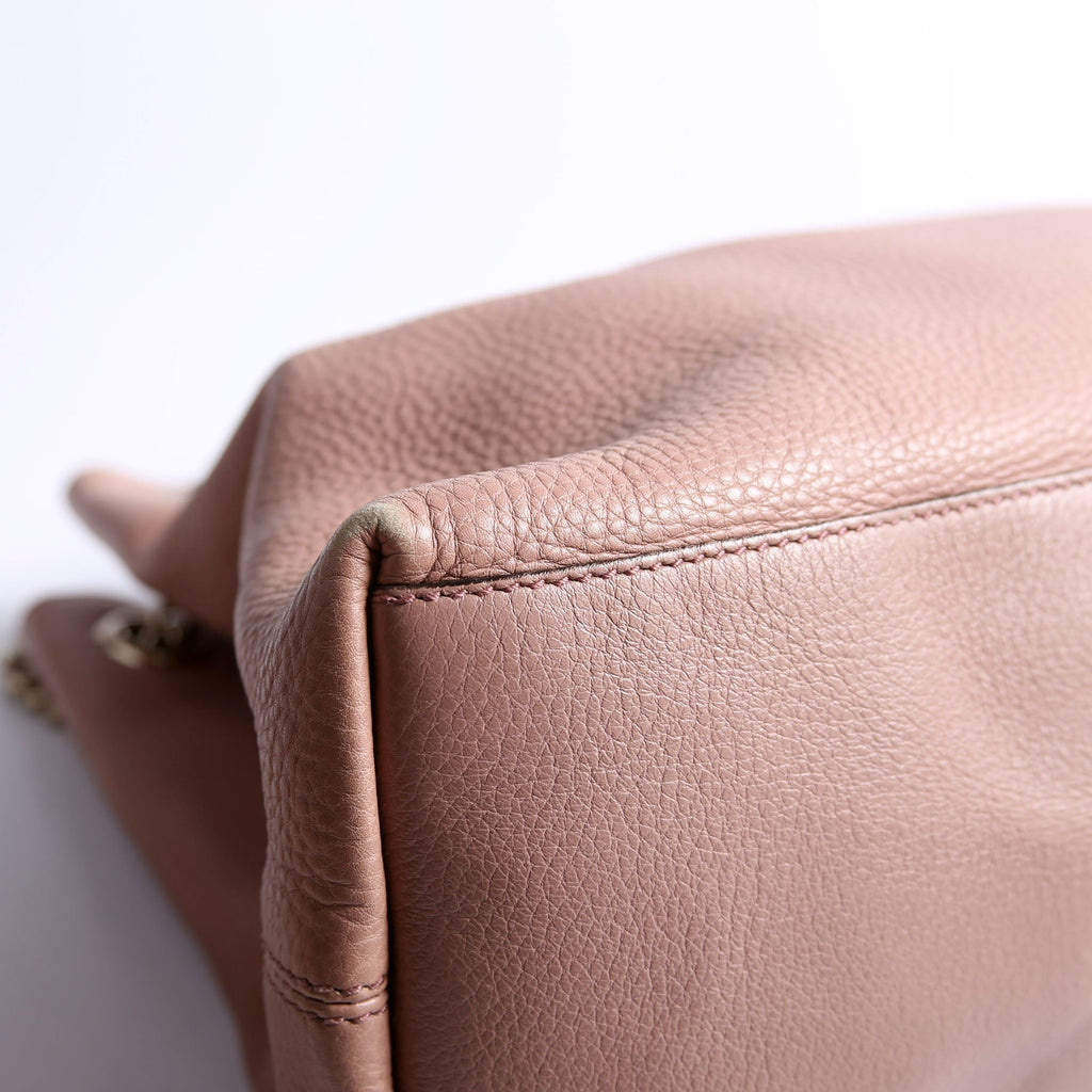 308982 Soho Leather Shoulder Medium Tan