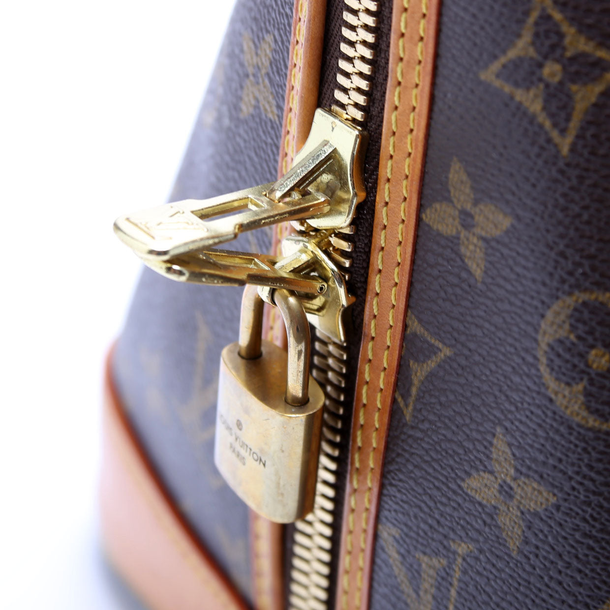 Alma Voyage MM Monogram