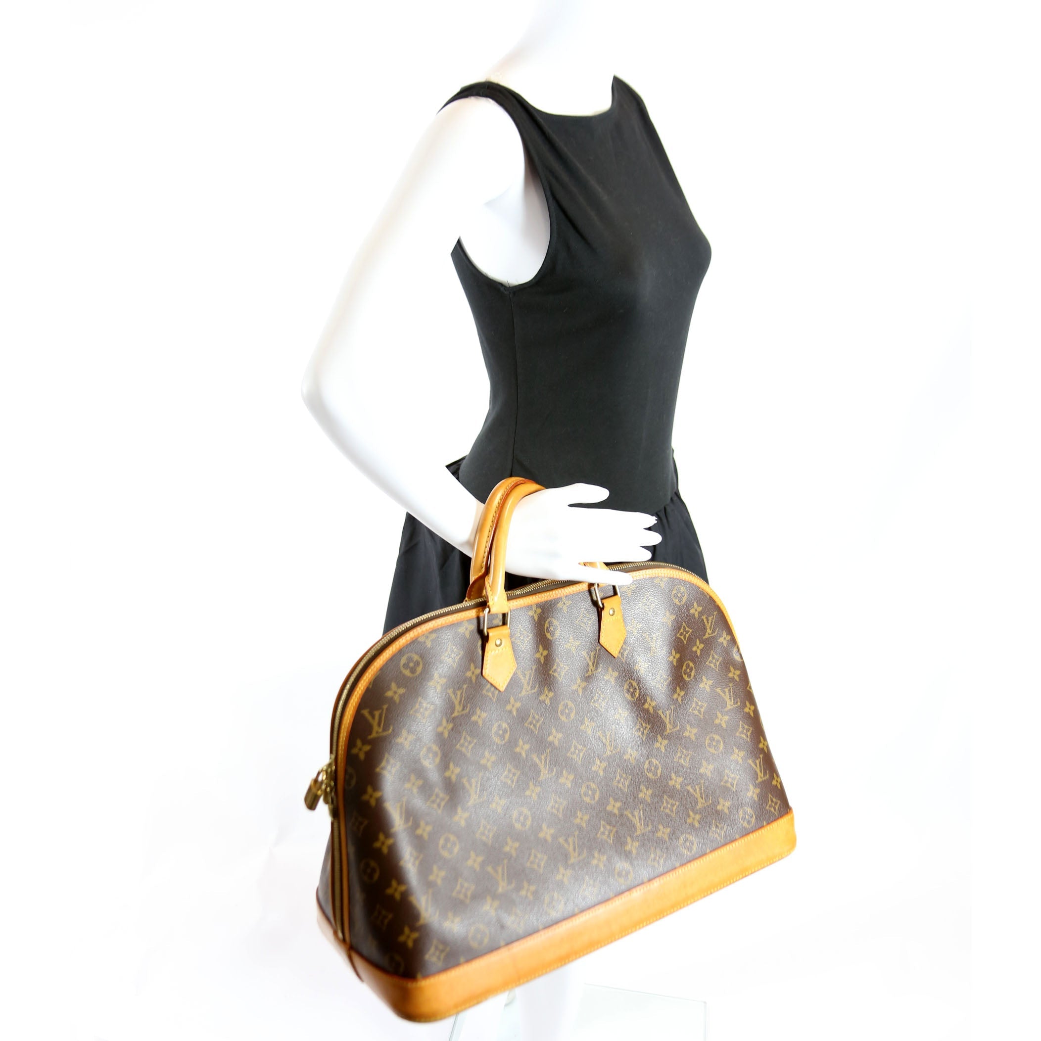 Alma Voyage MM Monogram