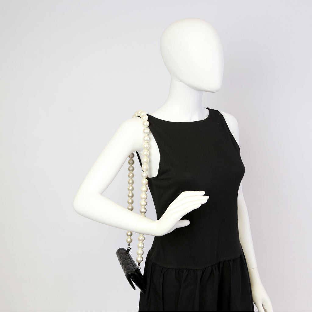 Maxi Pearls WOC Lambskin 30M Black