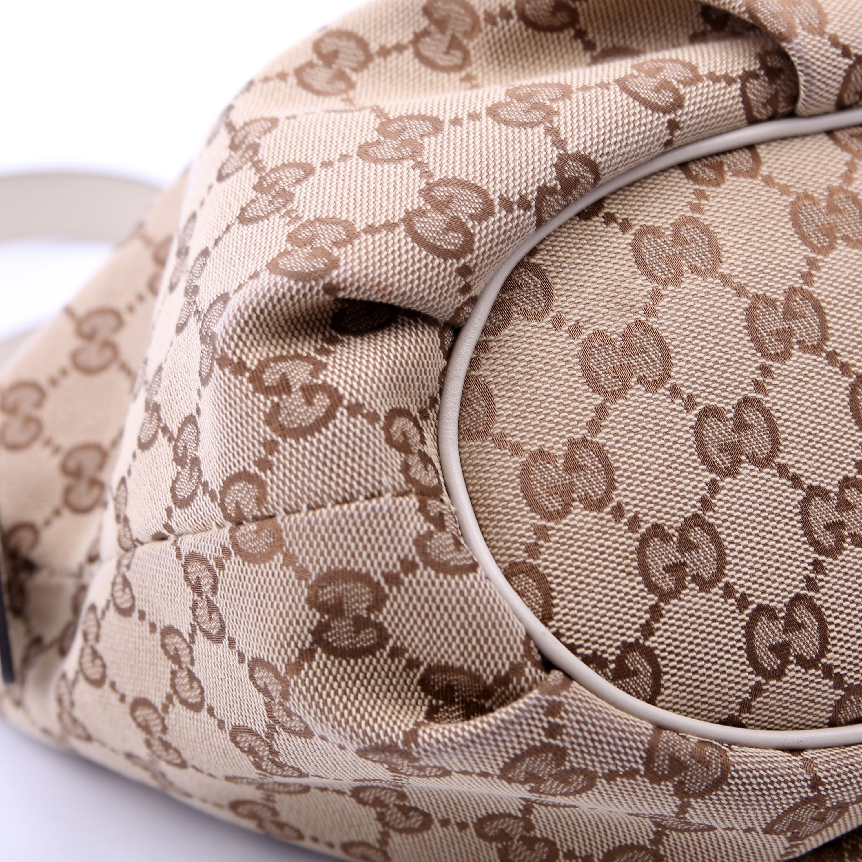 388930 GG Canvas Shoulder Bag White