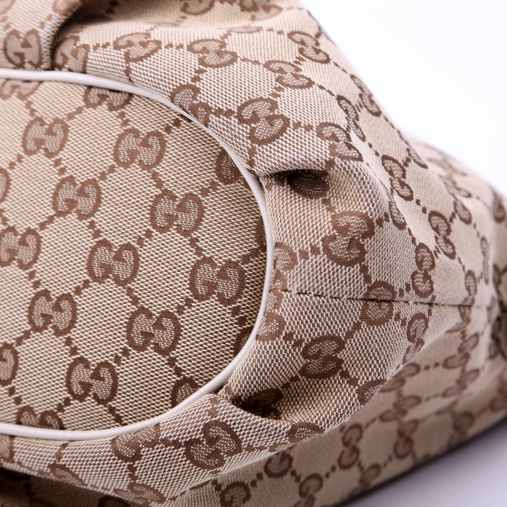 388930 GG Canvas Shoulder Bag White