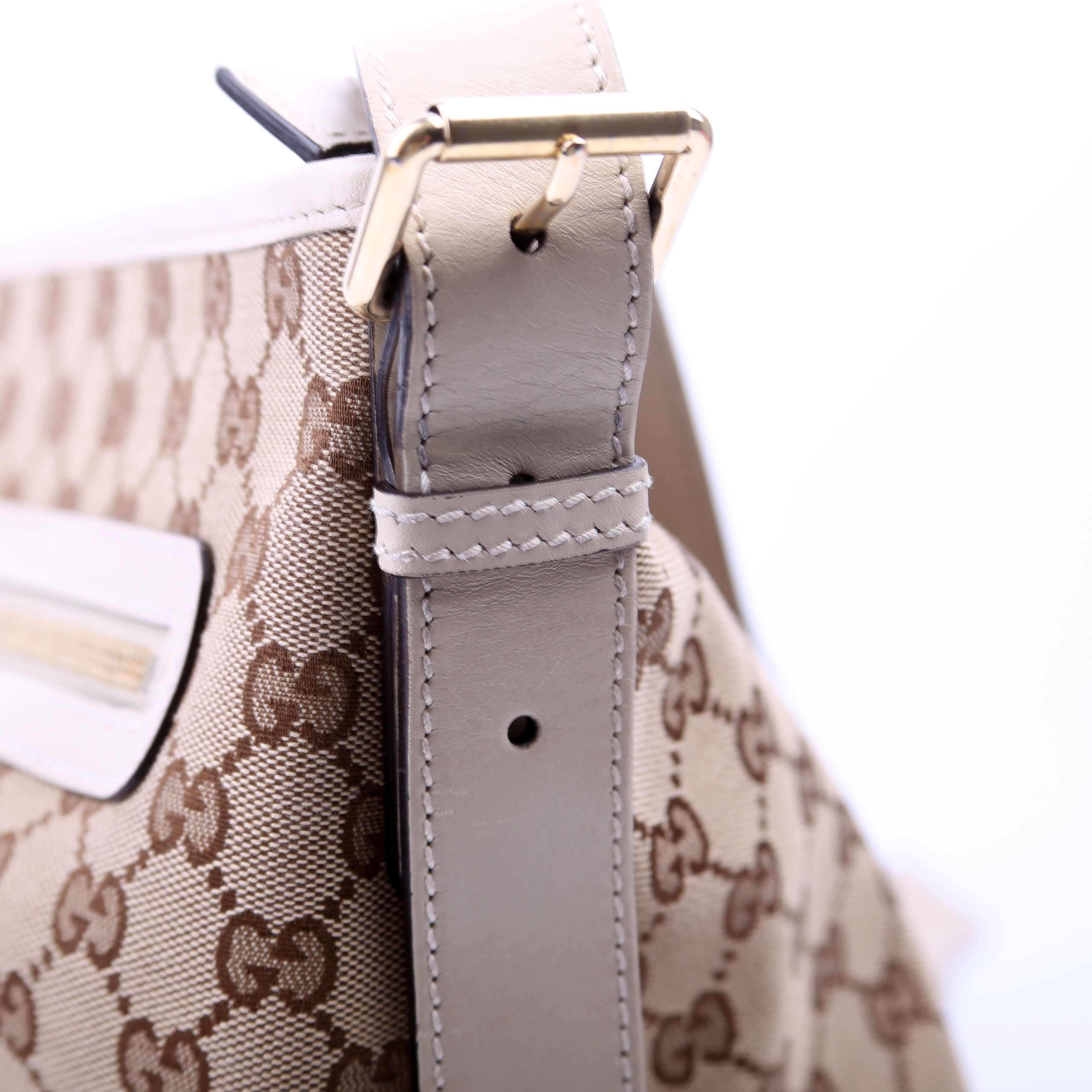 388930 GG Canvas Shoulder Bag White