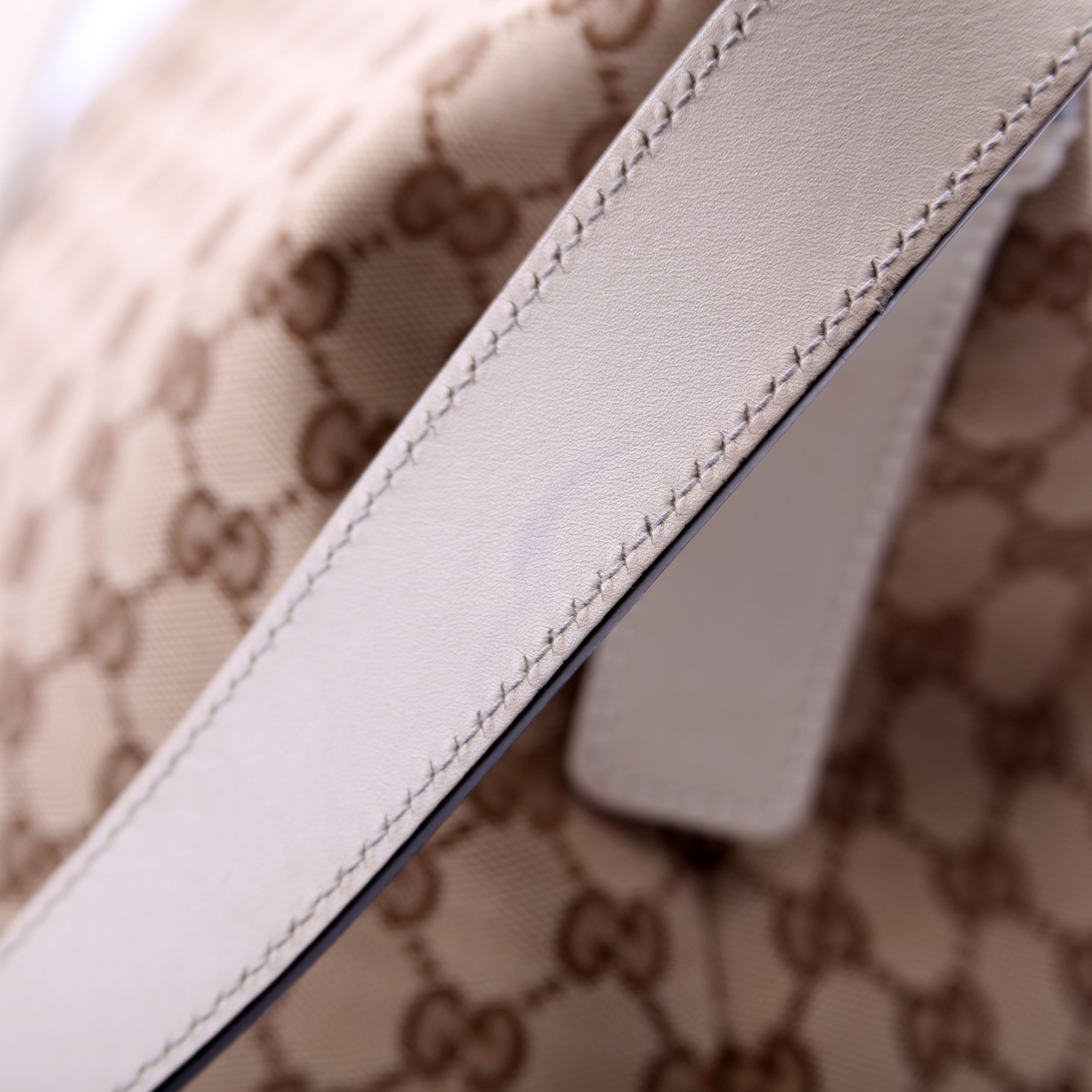 388930 GG Canvas Shoulder Bag White