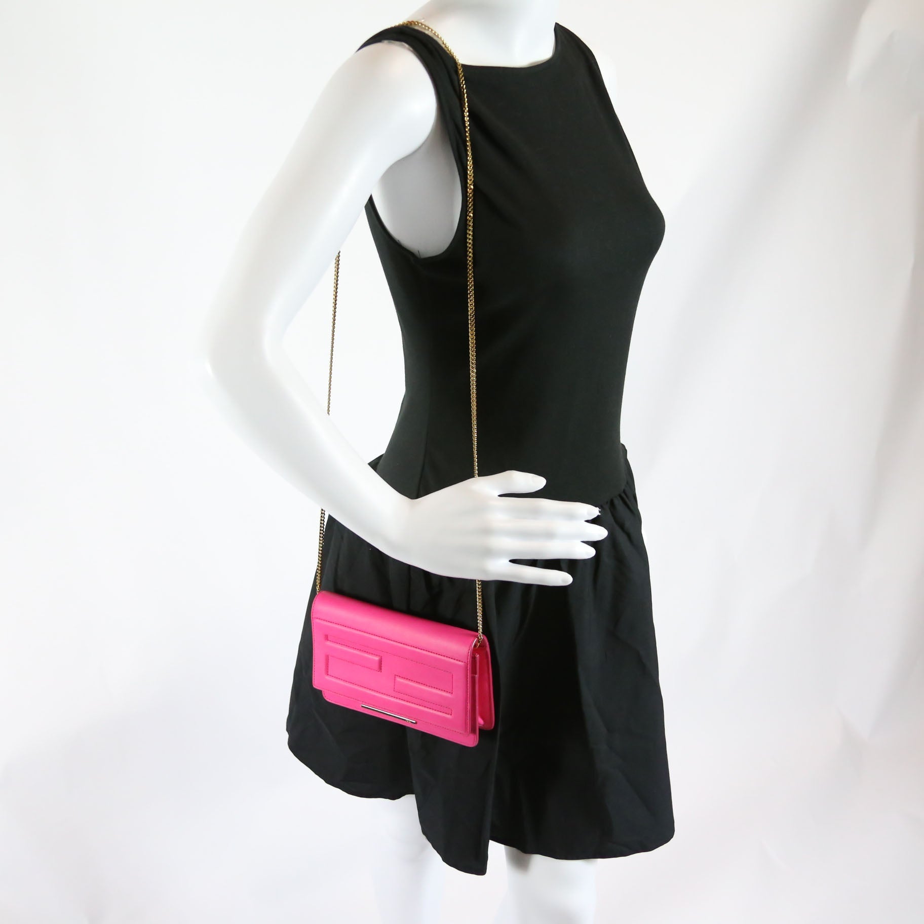 8M0346 Nappa Tube Wallet On Chain Pink