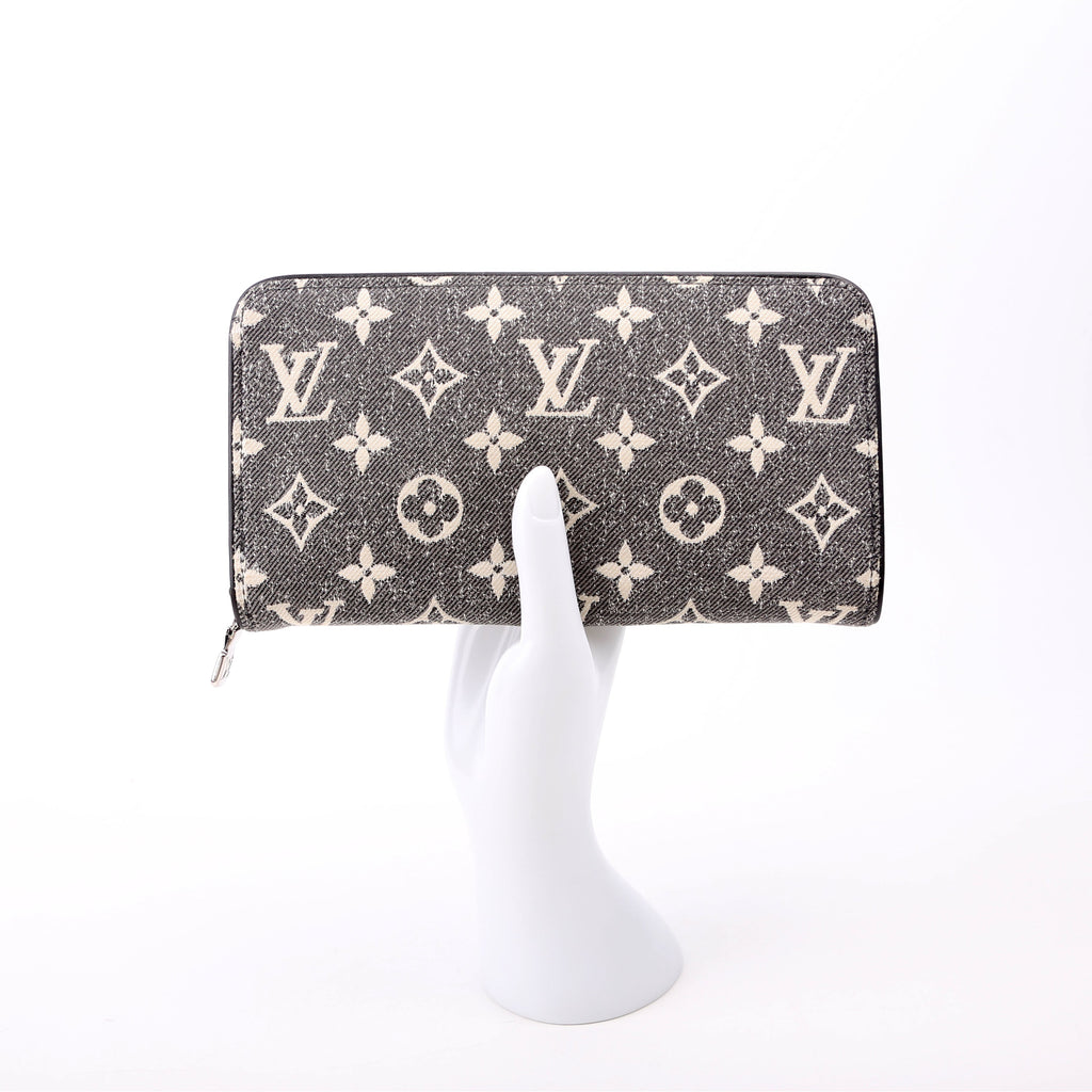 Zippy Wallet Denim Monogram Gray