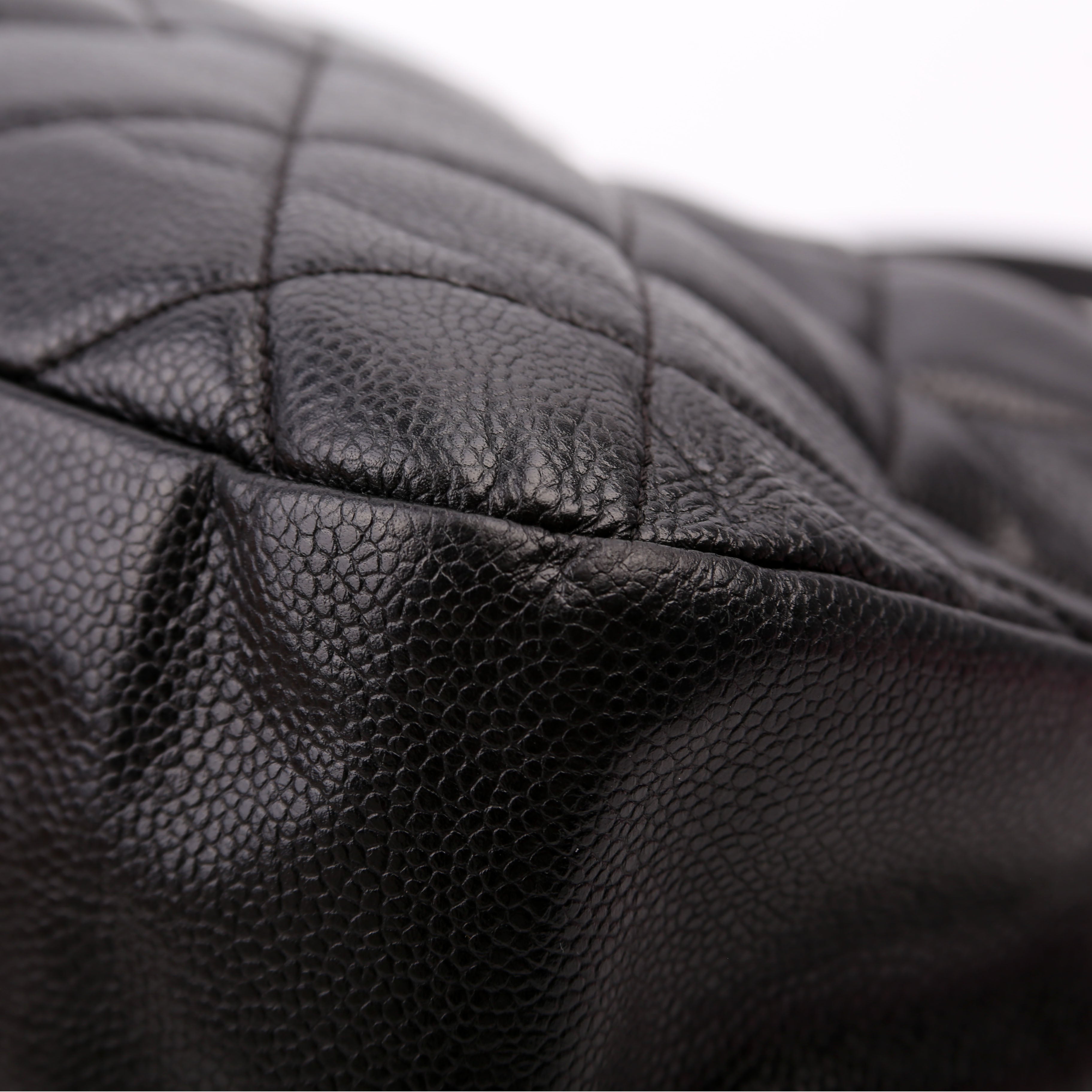Timeless CC Soft Tote 17M Black