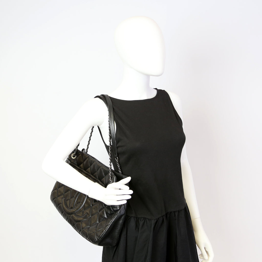 Timeless CC Soft Tote 17M Black