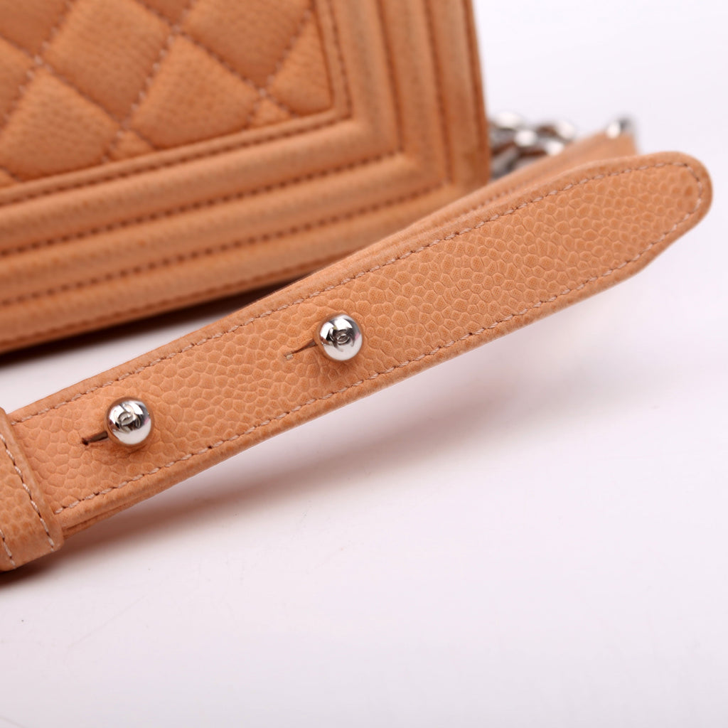 Boy Flap Large Caviar 16-20M Peach