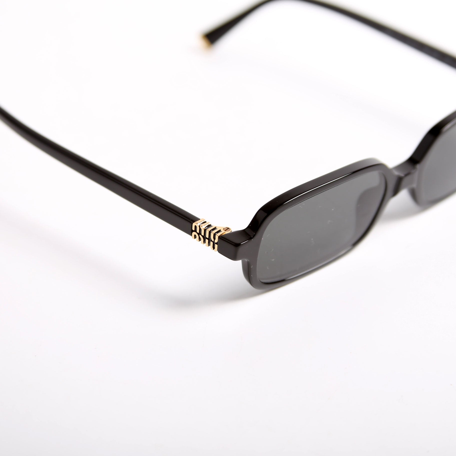 SMU11Z Miu Regard