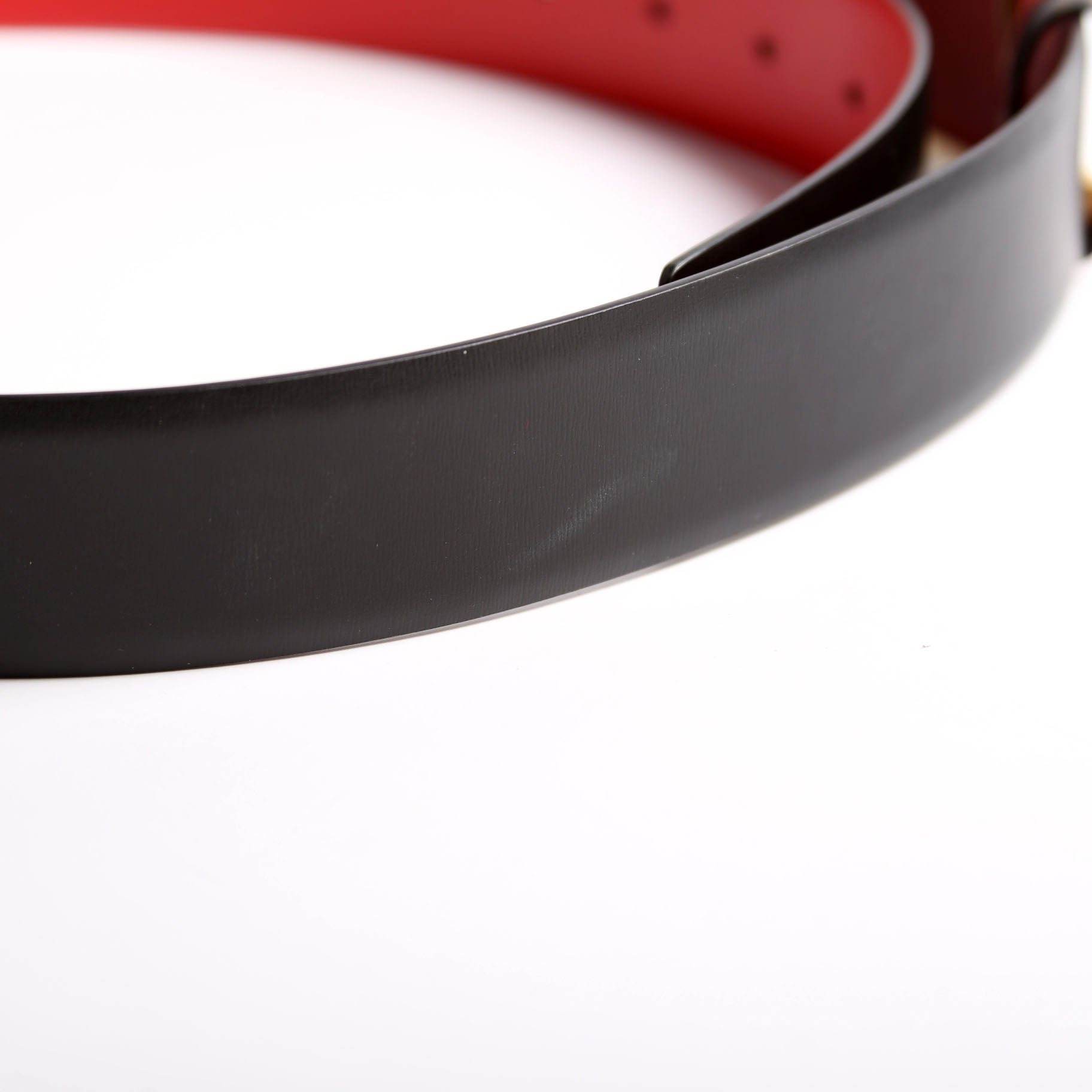 VLogo Signature 40MM Reverse Leather Size 80/32 Black/Red