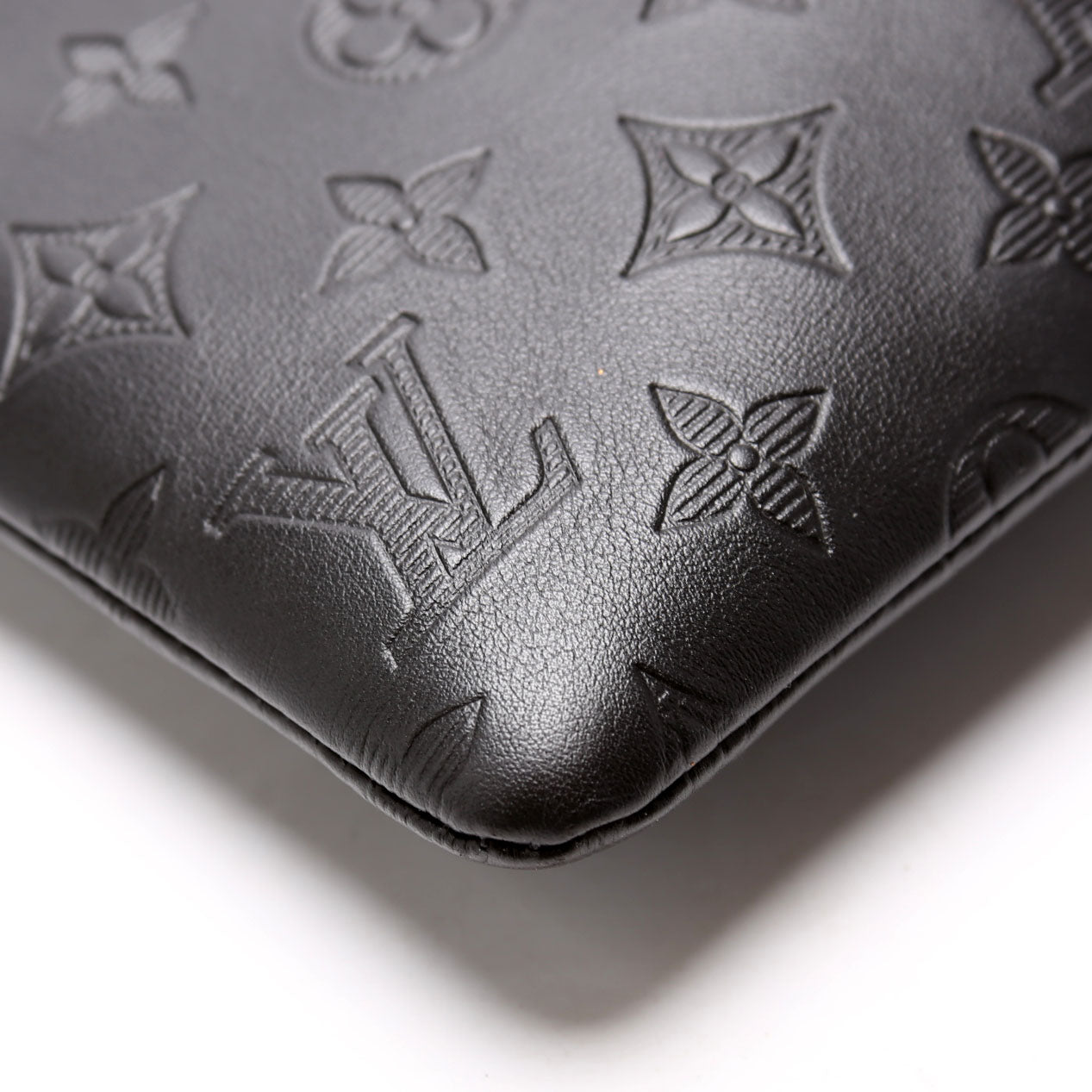 Pochette Discovery GM Shadow Monogram