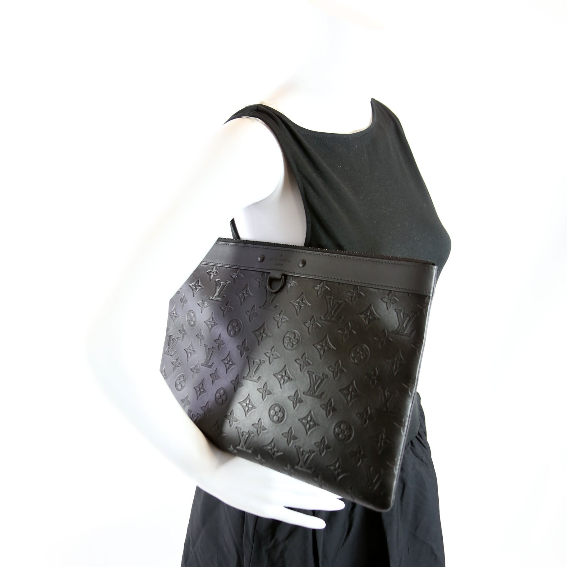 Pochette Discovery GM Shadow Monogram