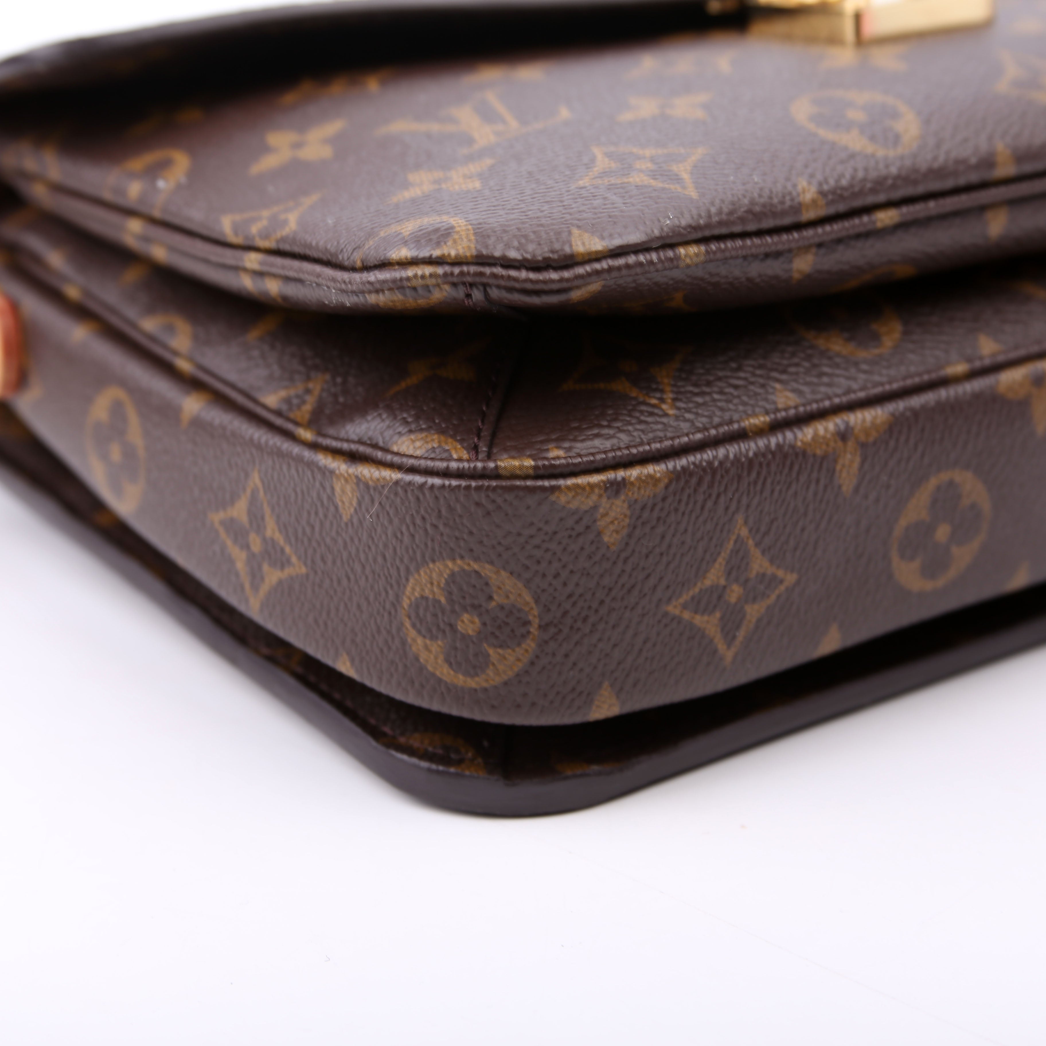 Pochette Metis Monogram