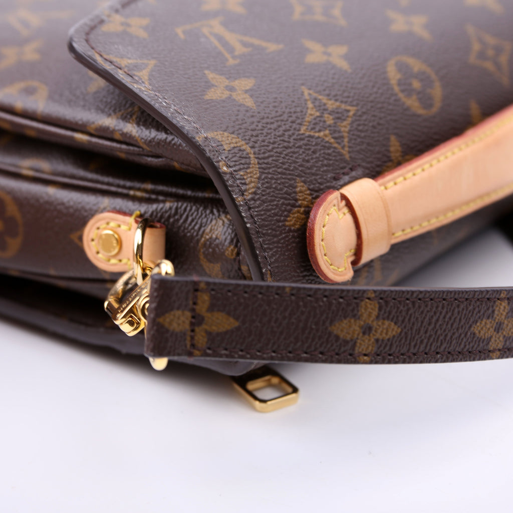 Pochette Metis Monogram
