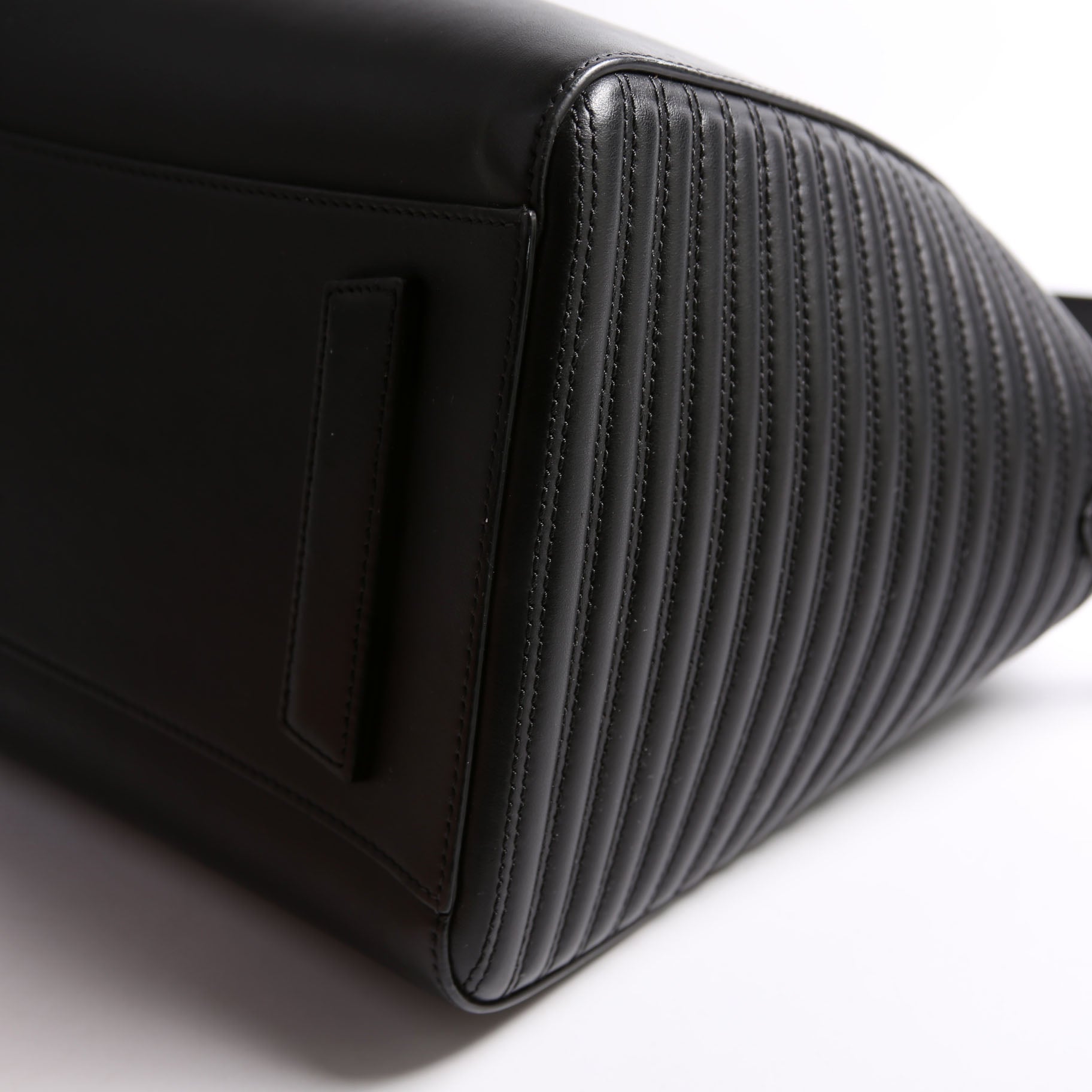 Antigona Stitched Satchel Medium Black/Silver