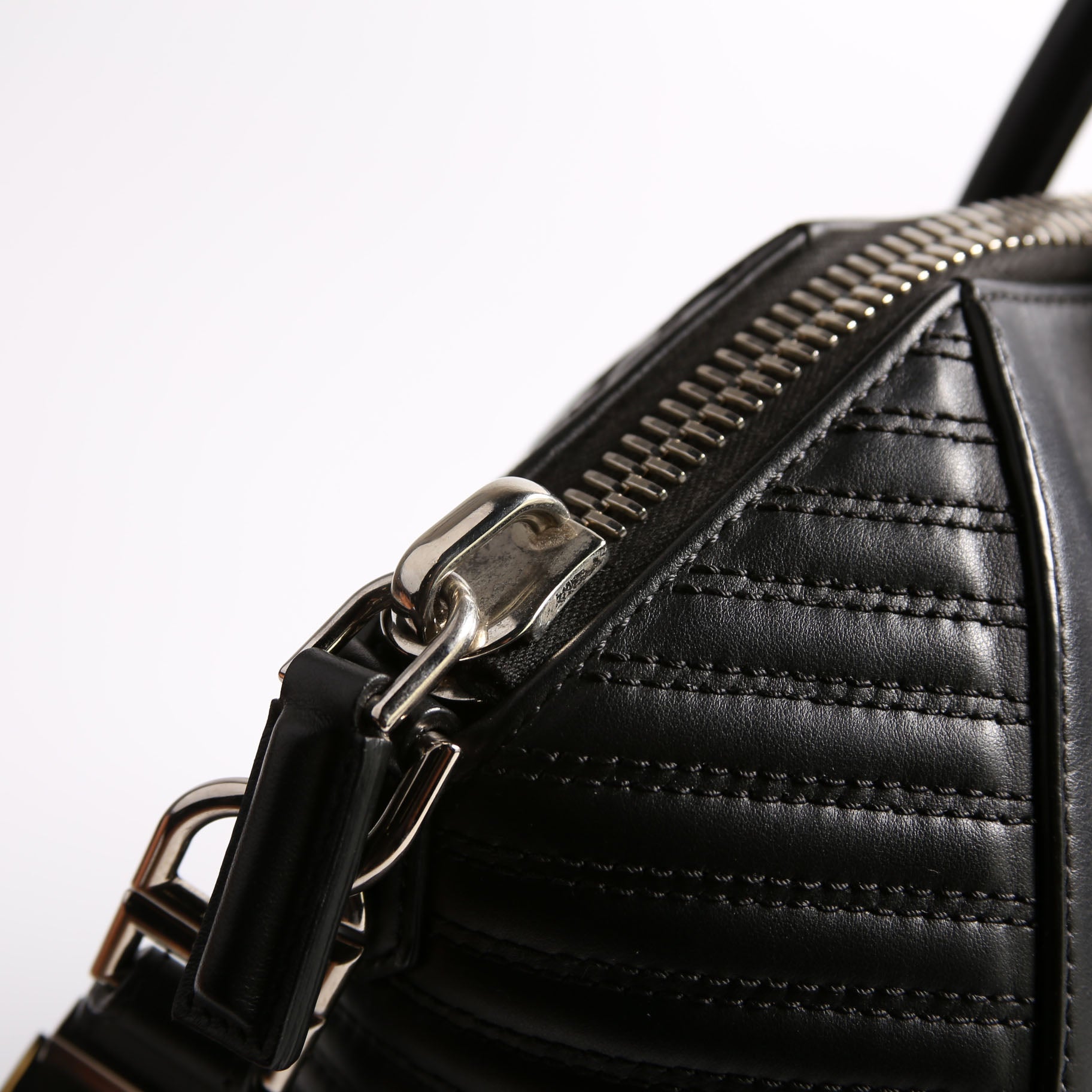 Antigona Stitched Satchel Medium Black/Silver