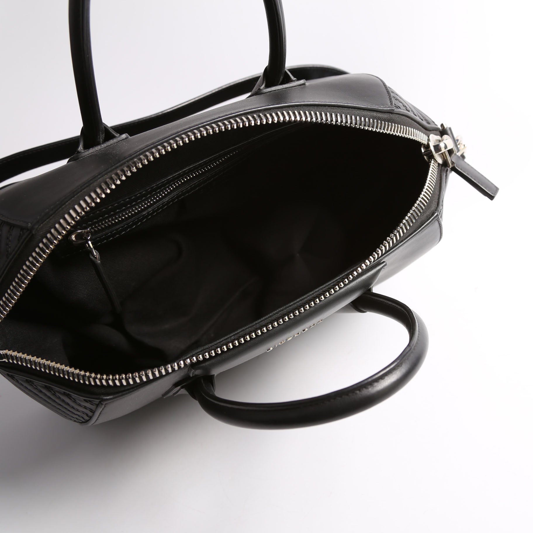 Antigona Stitched Satchel Medium Black/Silver