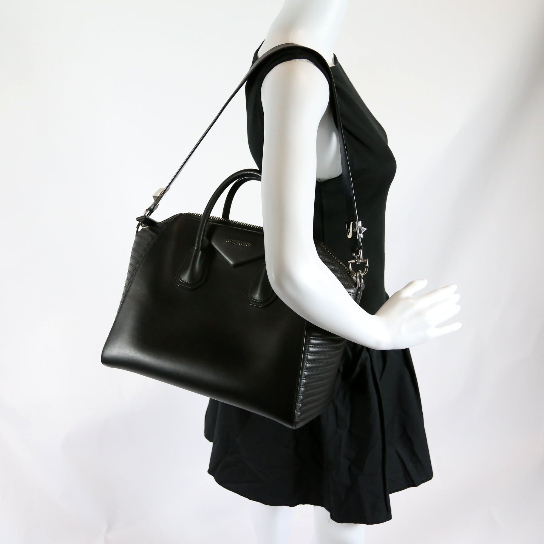 Antigona Stitched Satchel Medium Black/Silver
