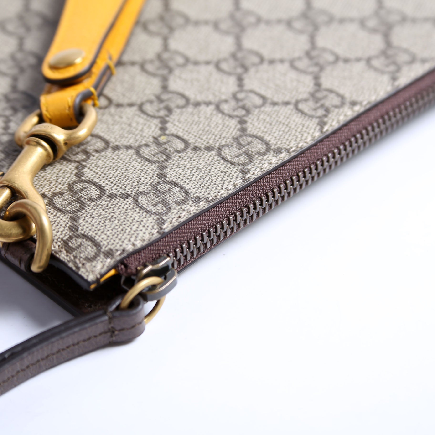 473956 Neo Vintage Pouch
