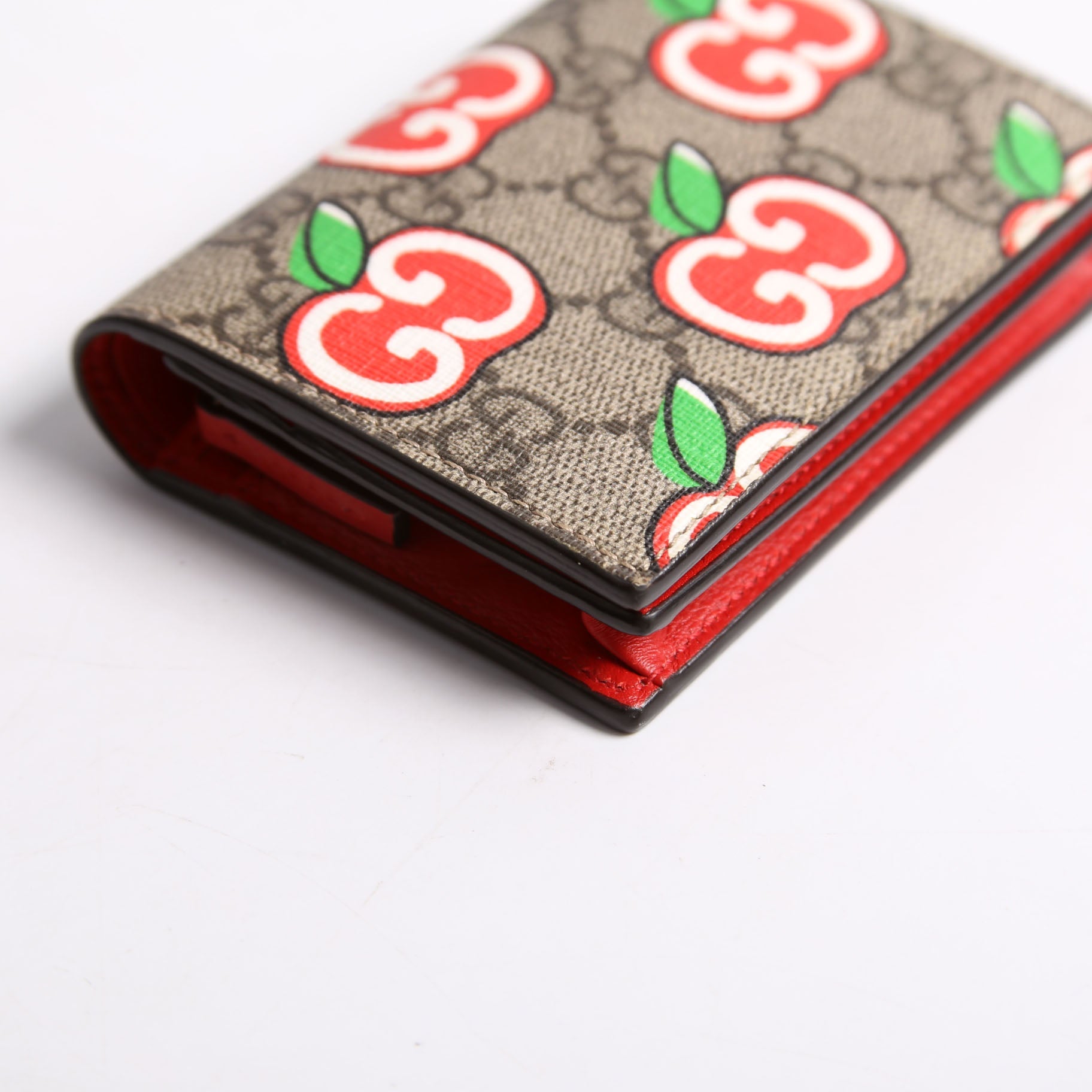624641 GG Apple Card Case