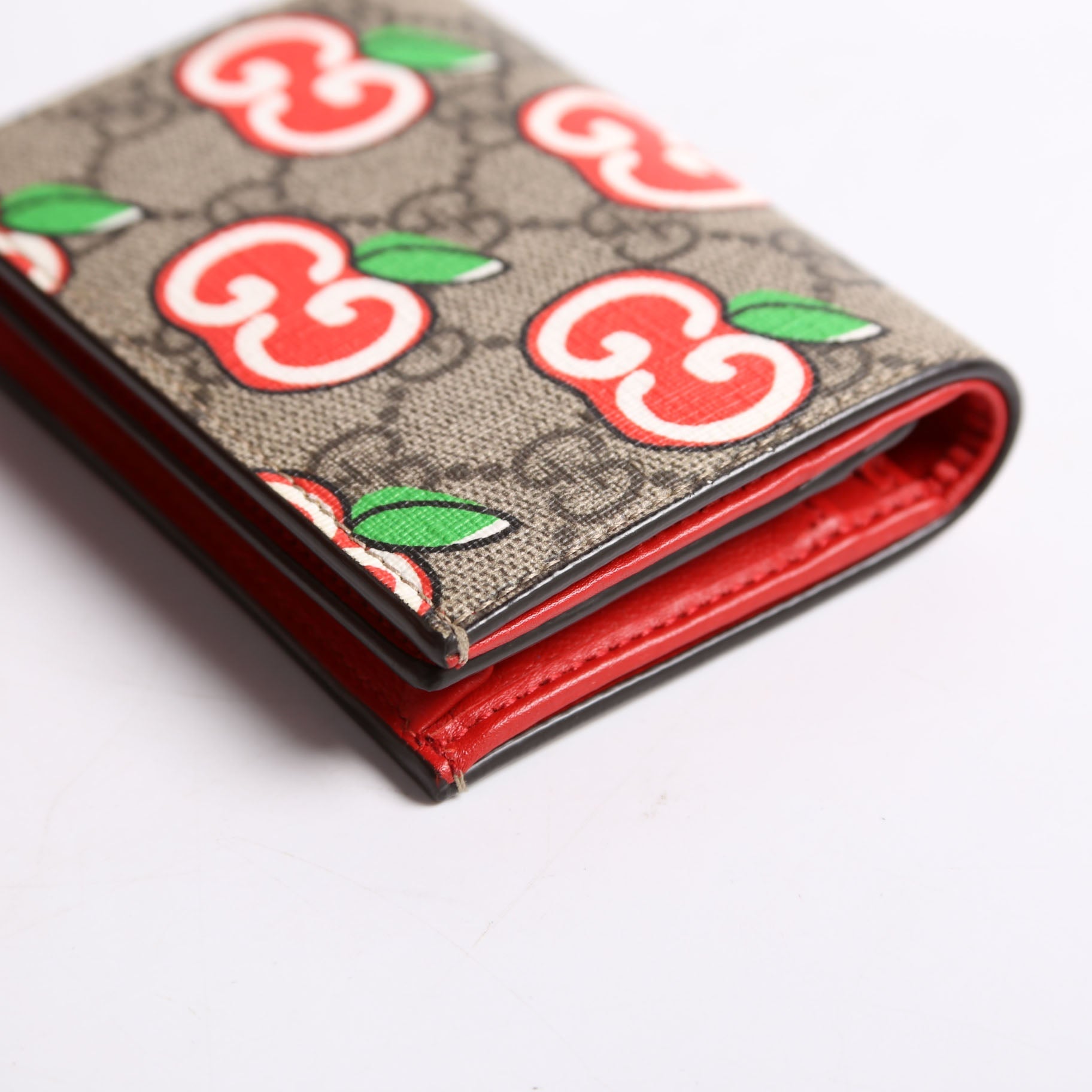 624641 GG Apple Card Case