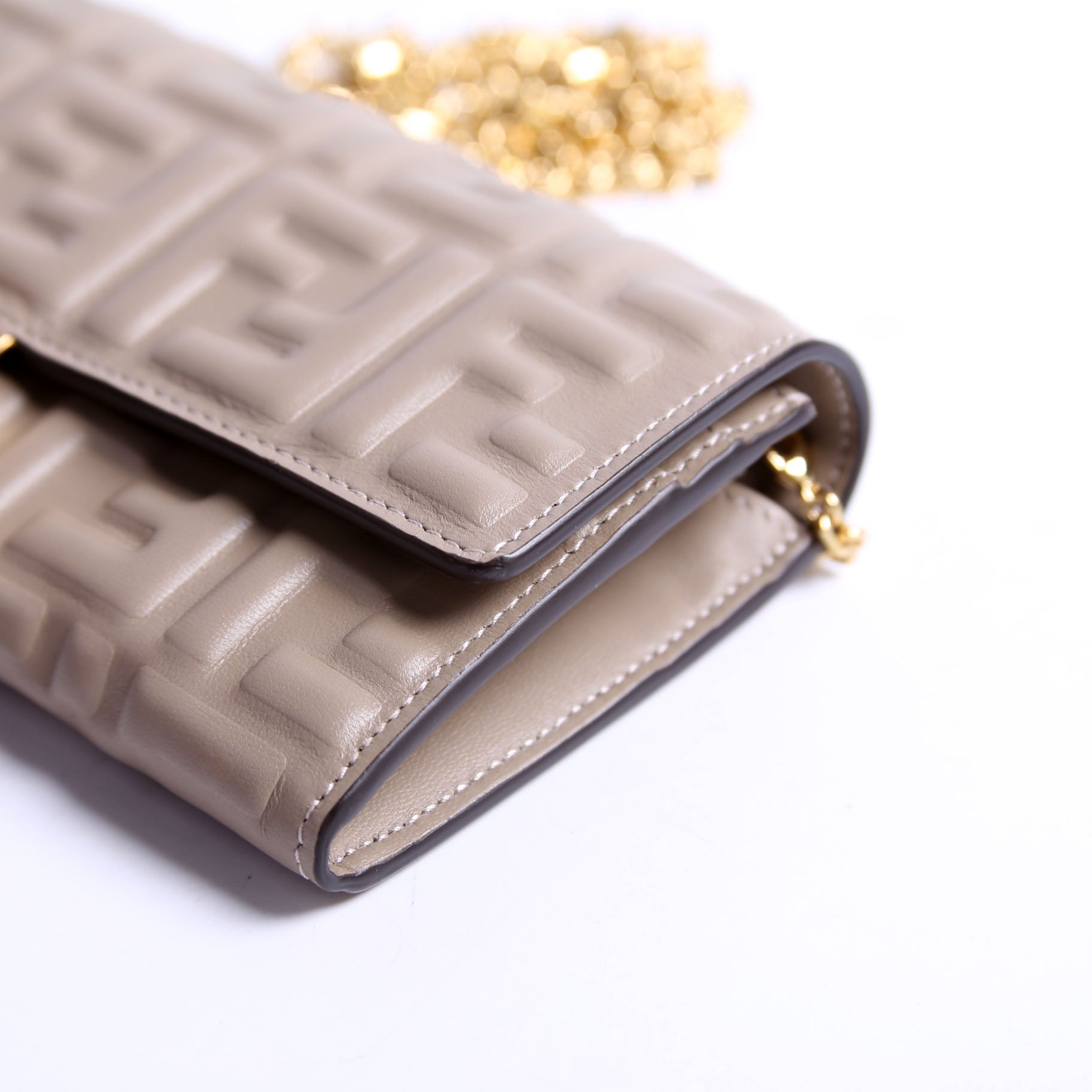 8M0365 FF Embossed Wallet On Chain Taupe